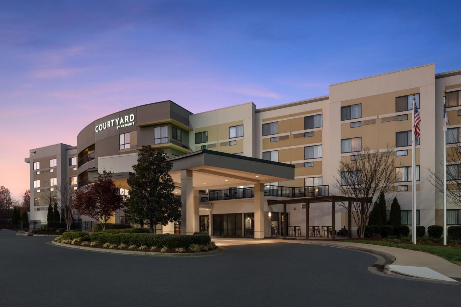 Courtyard by Marriott Raleigh North interior in Raleigh, NC — gallery photo 2