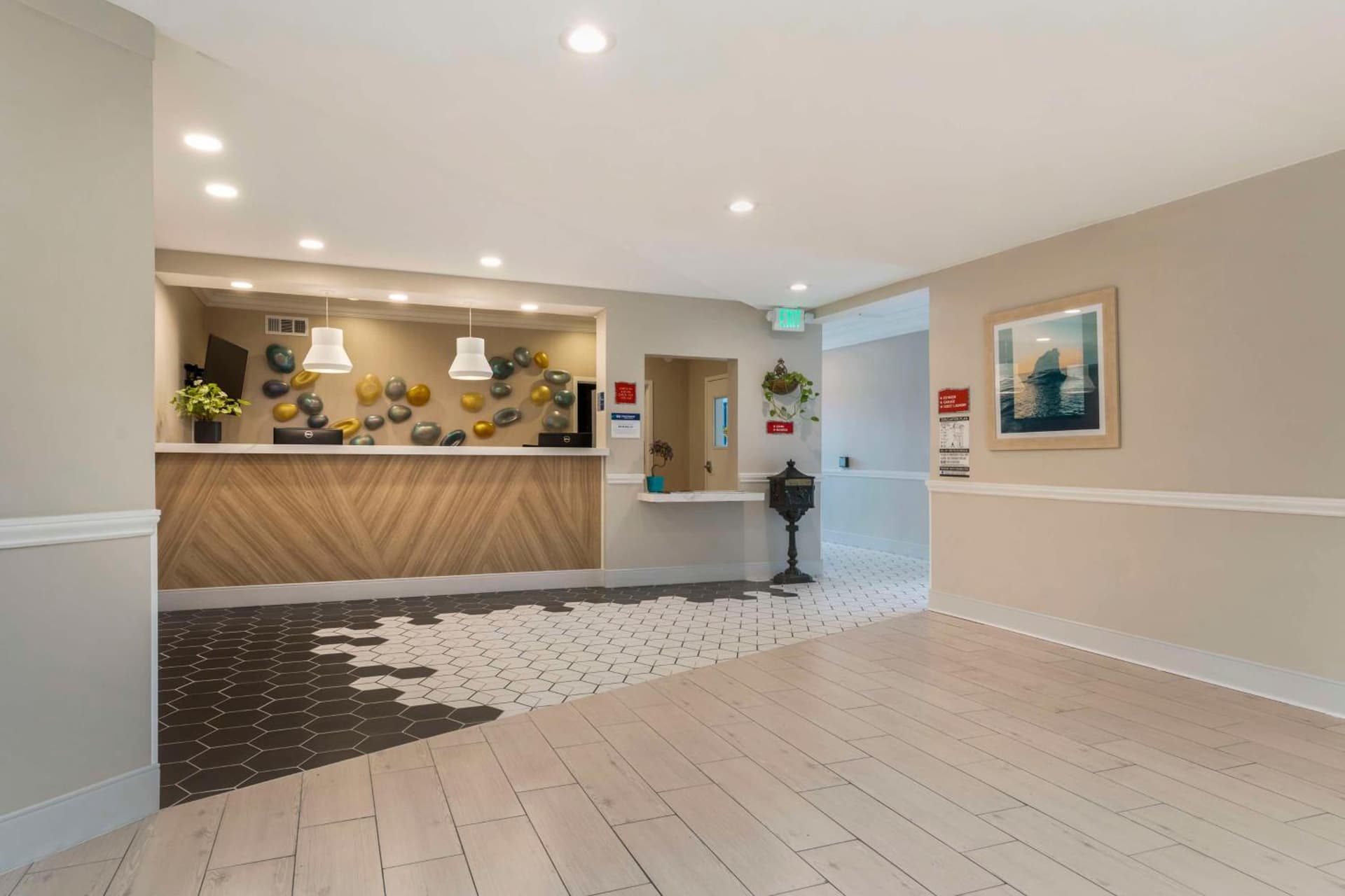 Best Western Plus All Suites Inn gallery photo in Santa Cruz, CA — image 40