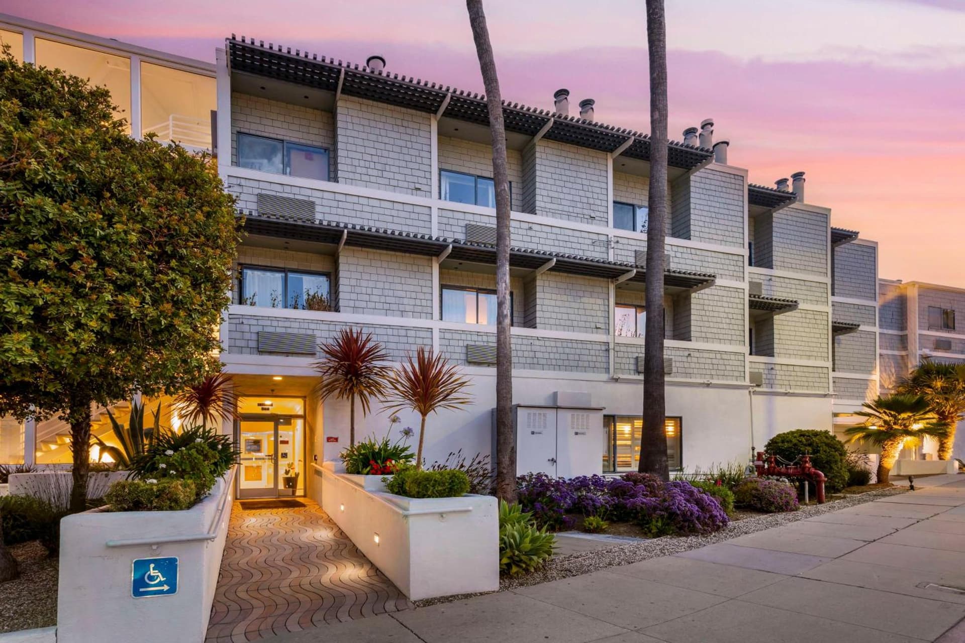 Best Western Plus All Suites Inn gallery photo in Santa Cruz, CA — image 35