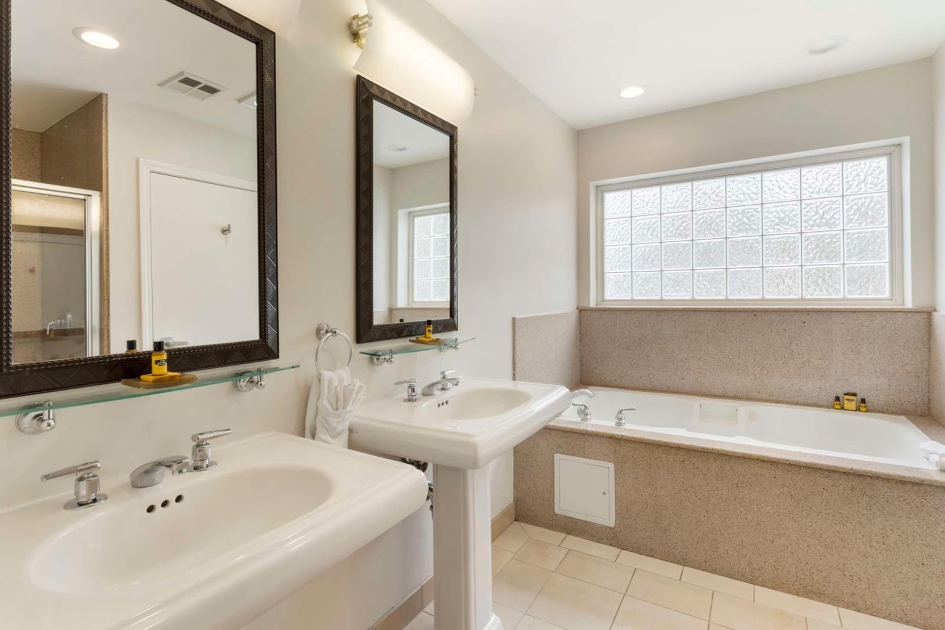 Best Western Plus All Suites Inn gallery photo in Santa Cruz, CA — image 53