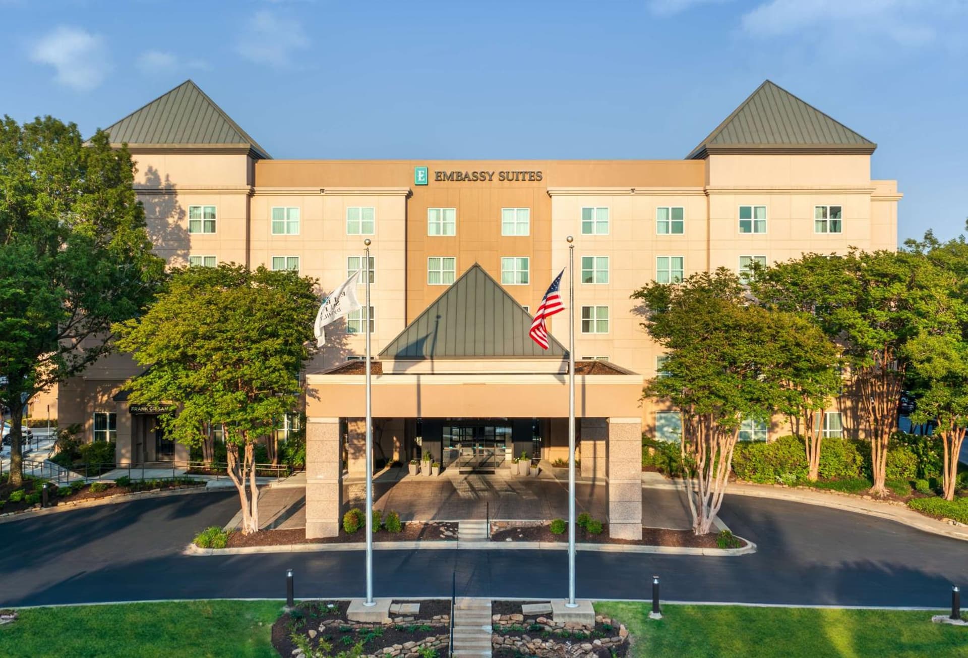 Embassy Suites by Hilton Memphis East Germantown Area interior in Memphis, TN — gallery photo 2