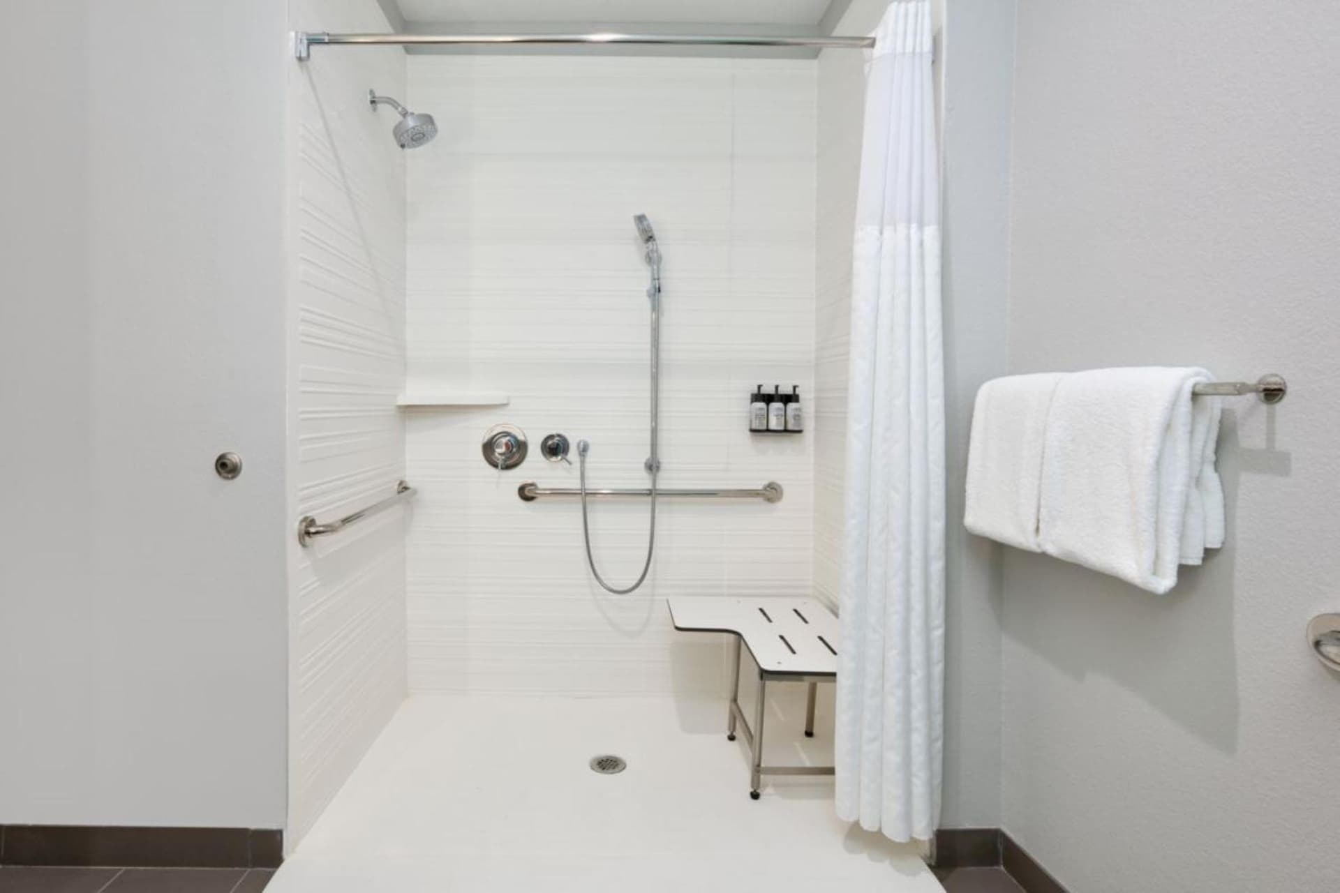 avid hotel Corpus Christi - Portland by IHG property views in Portland, TX — gallery photo 3
