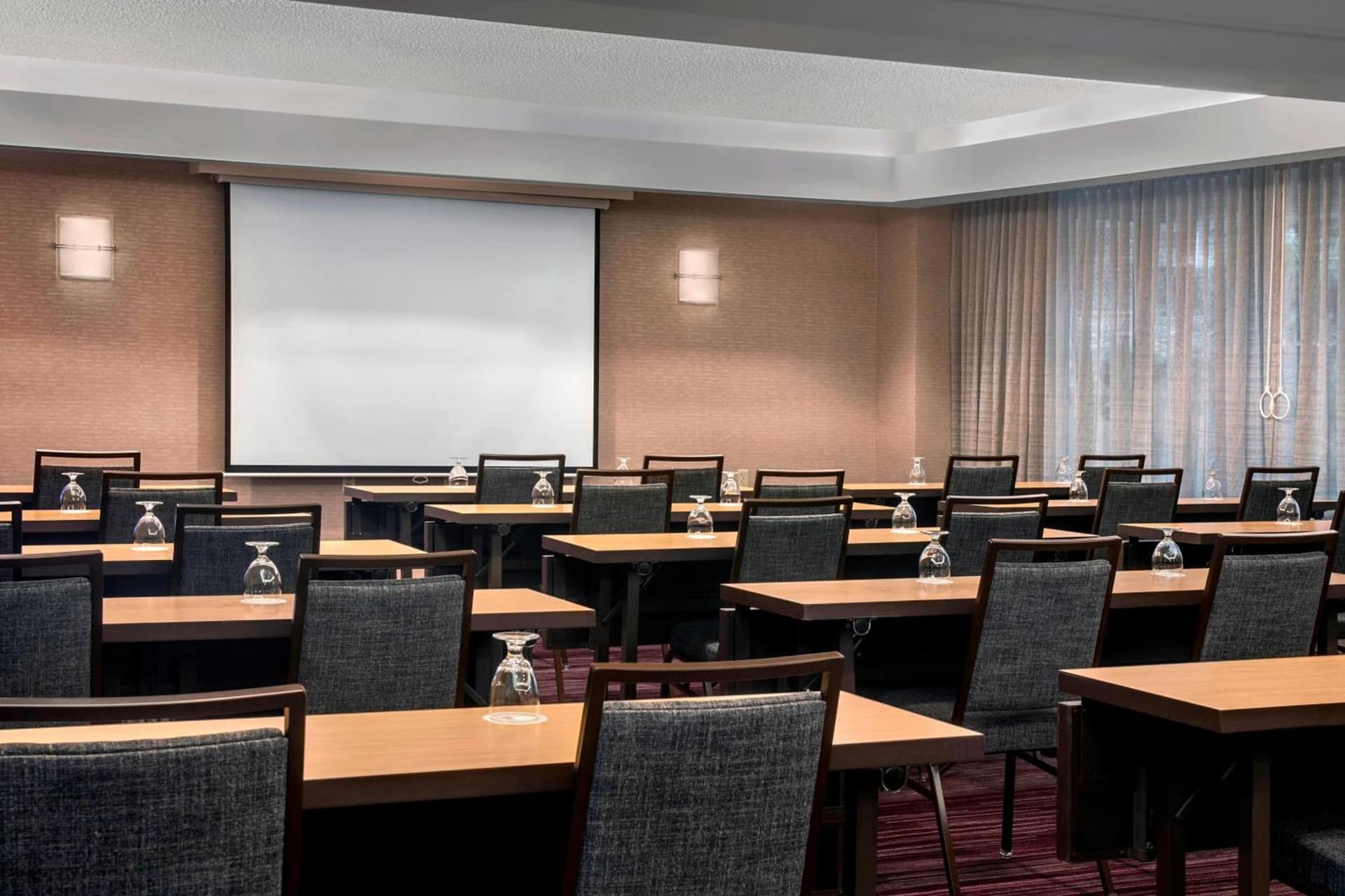 Courtyard By Marriott Jersey City Newport gallery photo in Jersey City, NJ — image 20