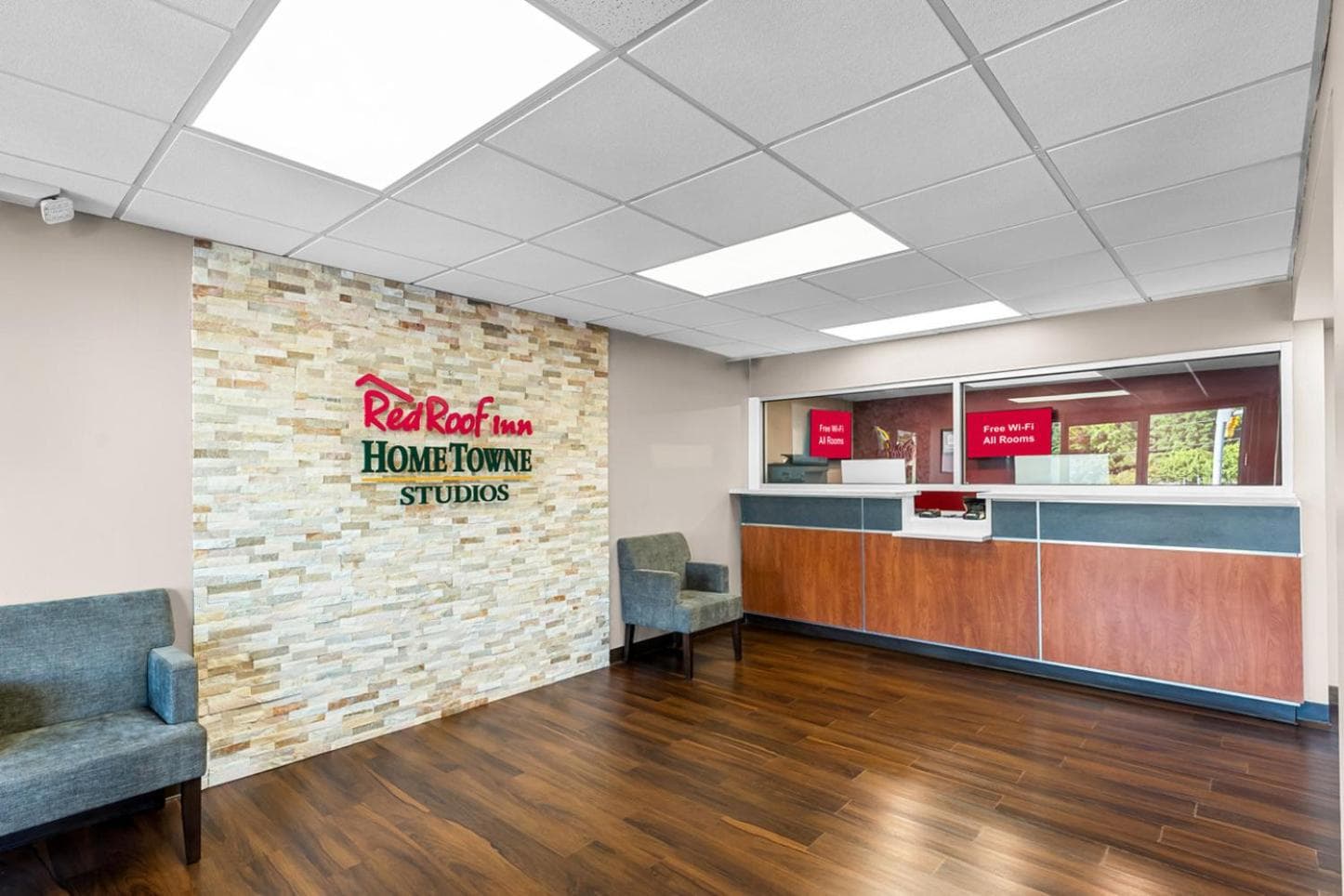 Red Roof Inn Richmond - Airport Sandston property views in Sandston, VA — gallery photo 3