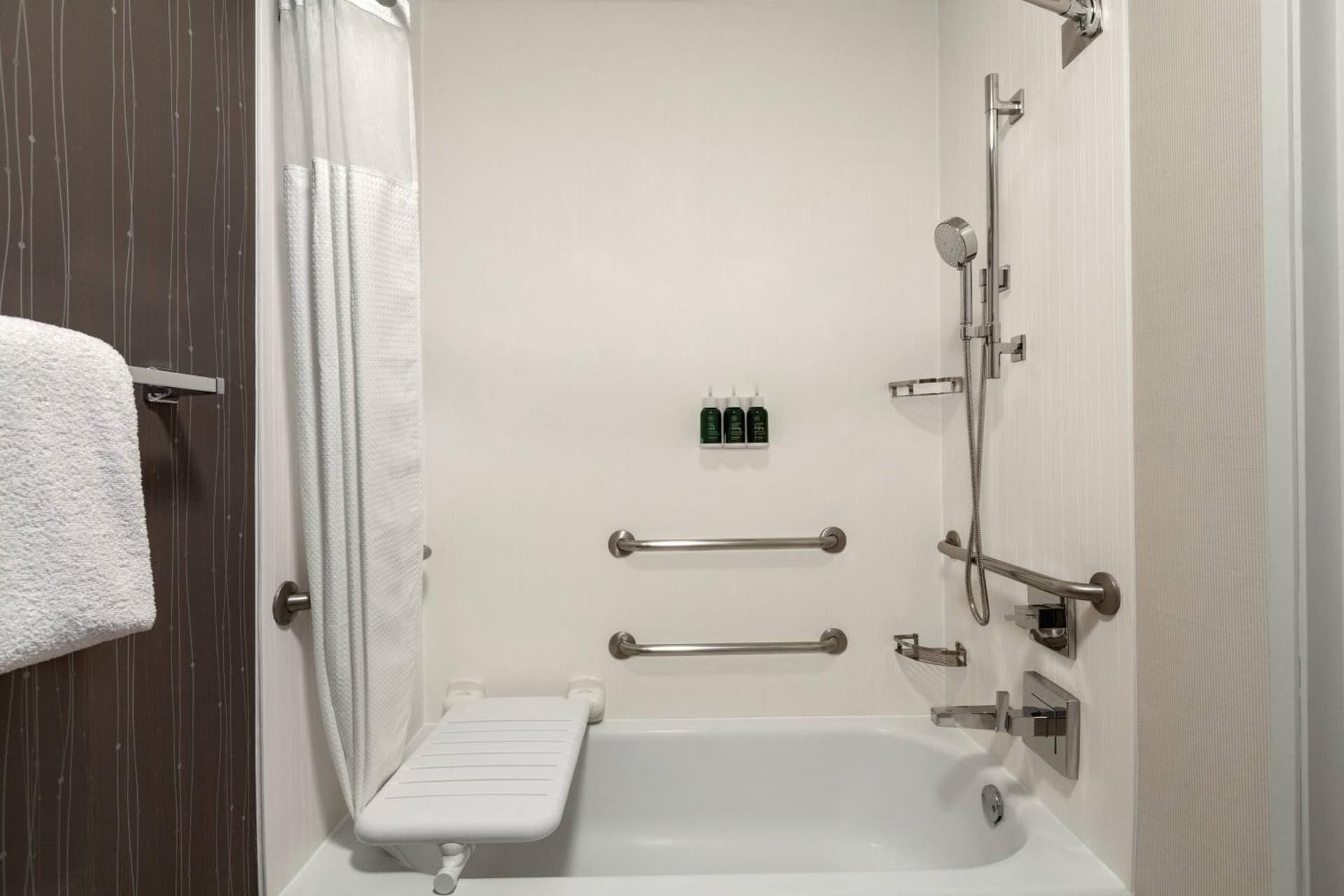 Courtyard By Marriott Salinas Monterey gallery photo in Salinas, CA — image 35