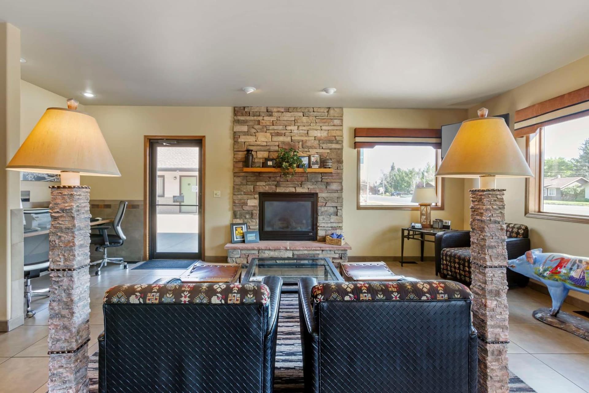 Best Western Sunset Inn interior in Cody, WY — gallery photo 2