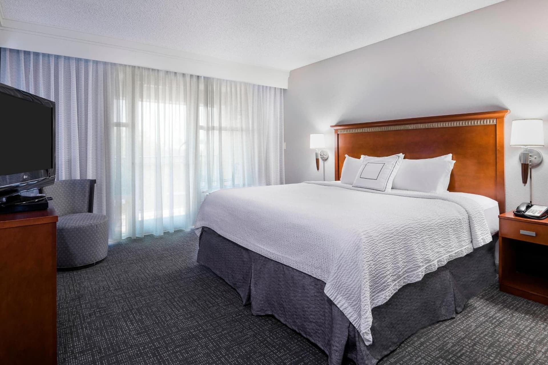 Courtyard by Marriott Little Rock Downtown property views in Little Rock, AR — gallery photo 3