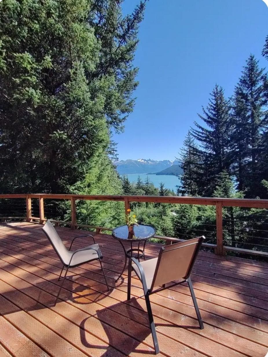 Hunter's Haven interior in Haines, AK — gallery photo 2