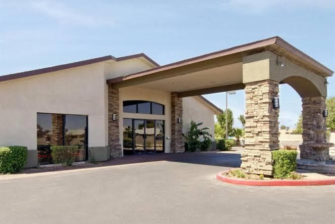 Hotel Rising interior in Phoenix, AZ — gallery photo 2