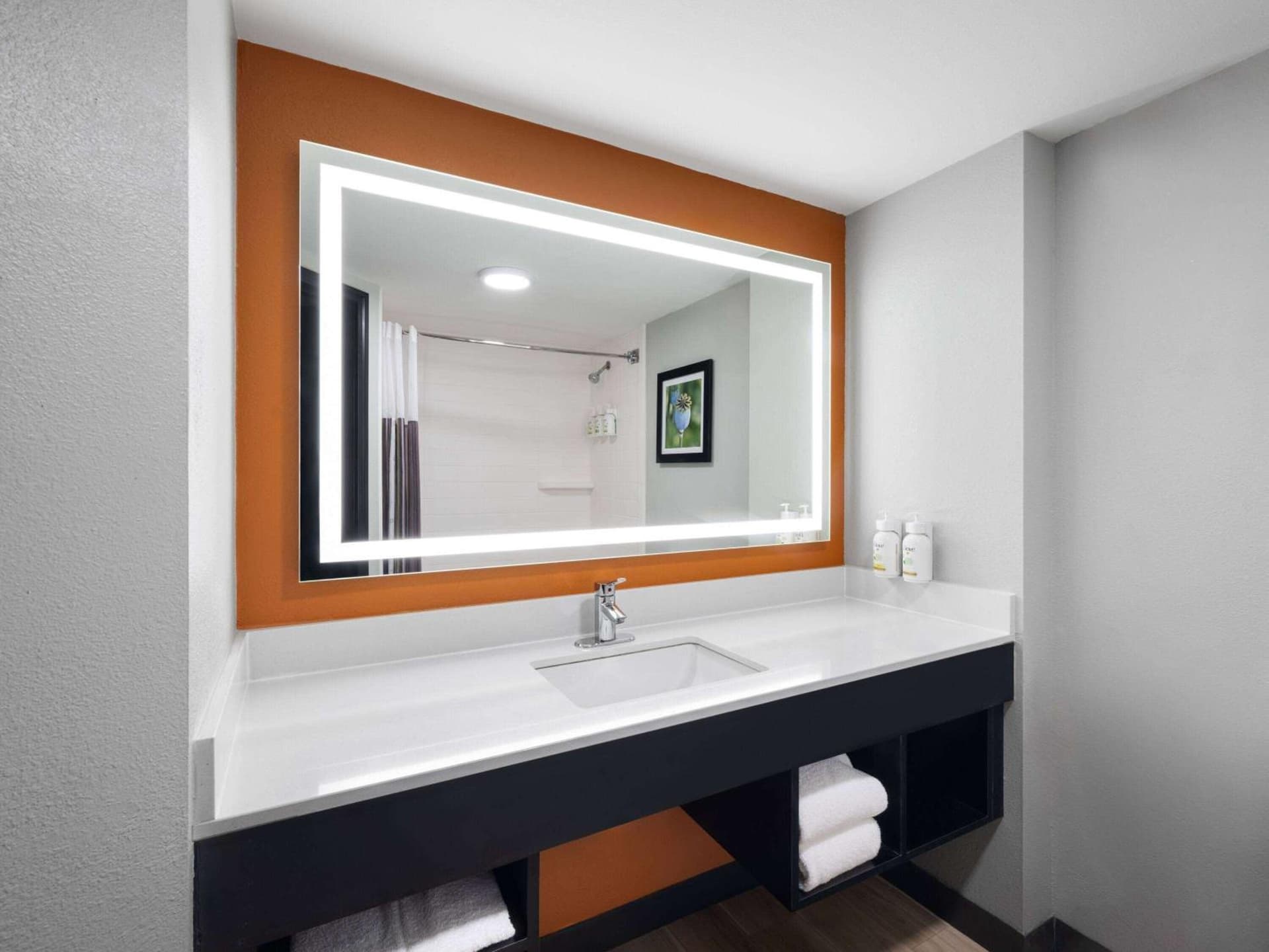 La Quinta by Wyndham Greensboro NC gallery photo in Greensboro, NC — image 14