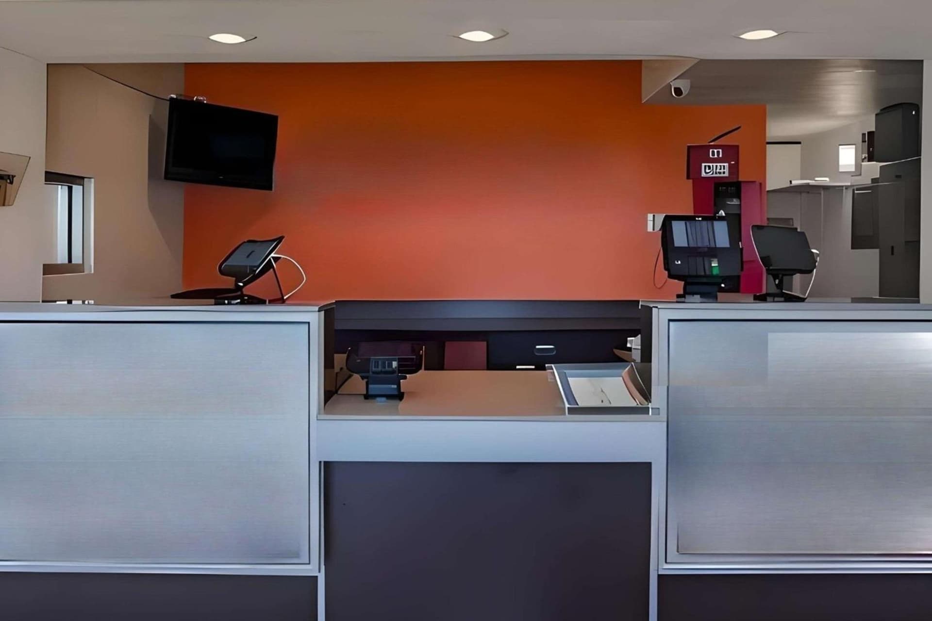 Motel 6 Cheyenne, WY interior in Cheyenne, WY — gallery photo 2