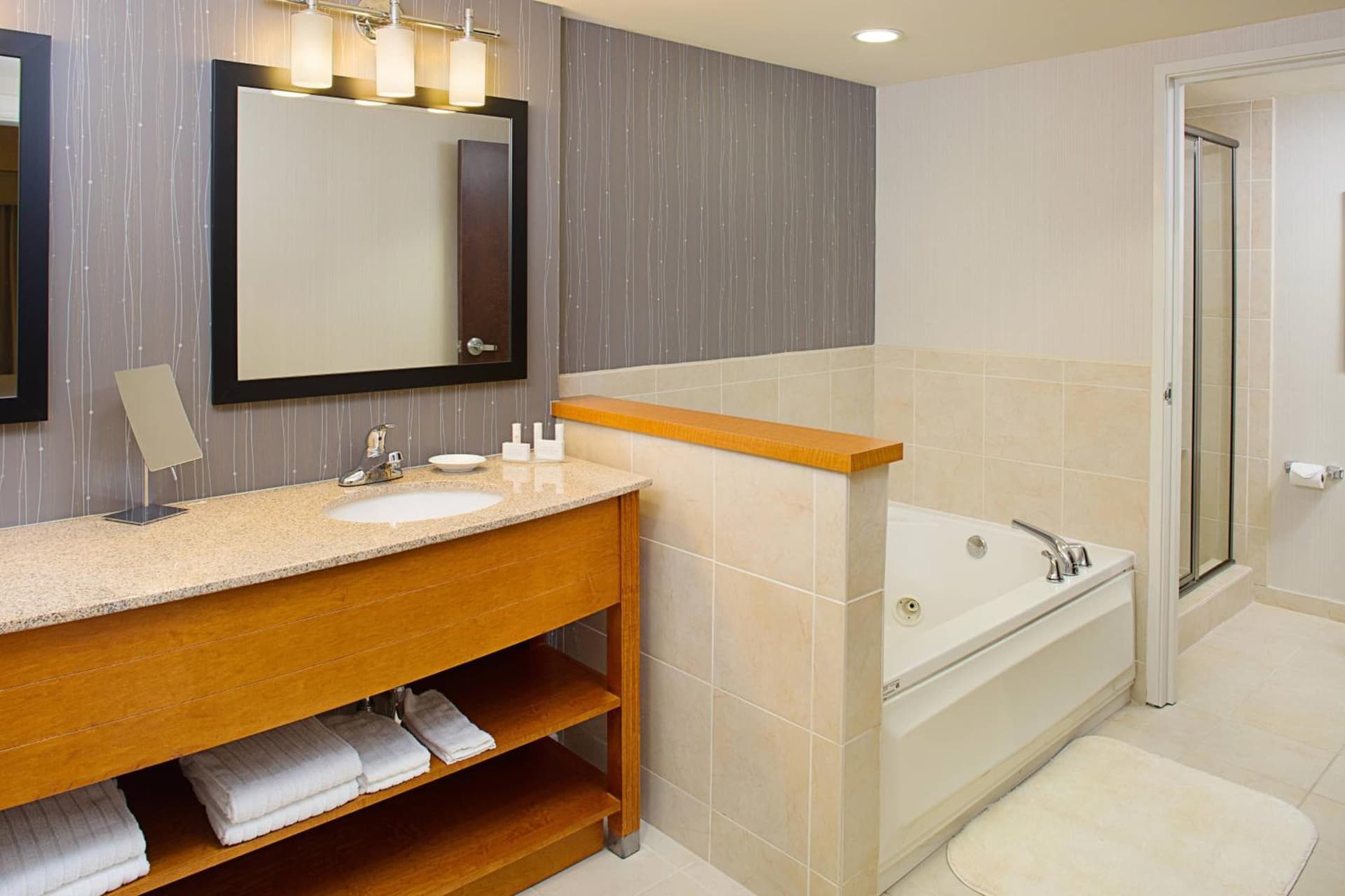 Courtyard by Marriott Montvale gallery photo in Montvale, NJ — image 19