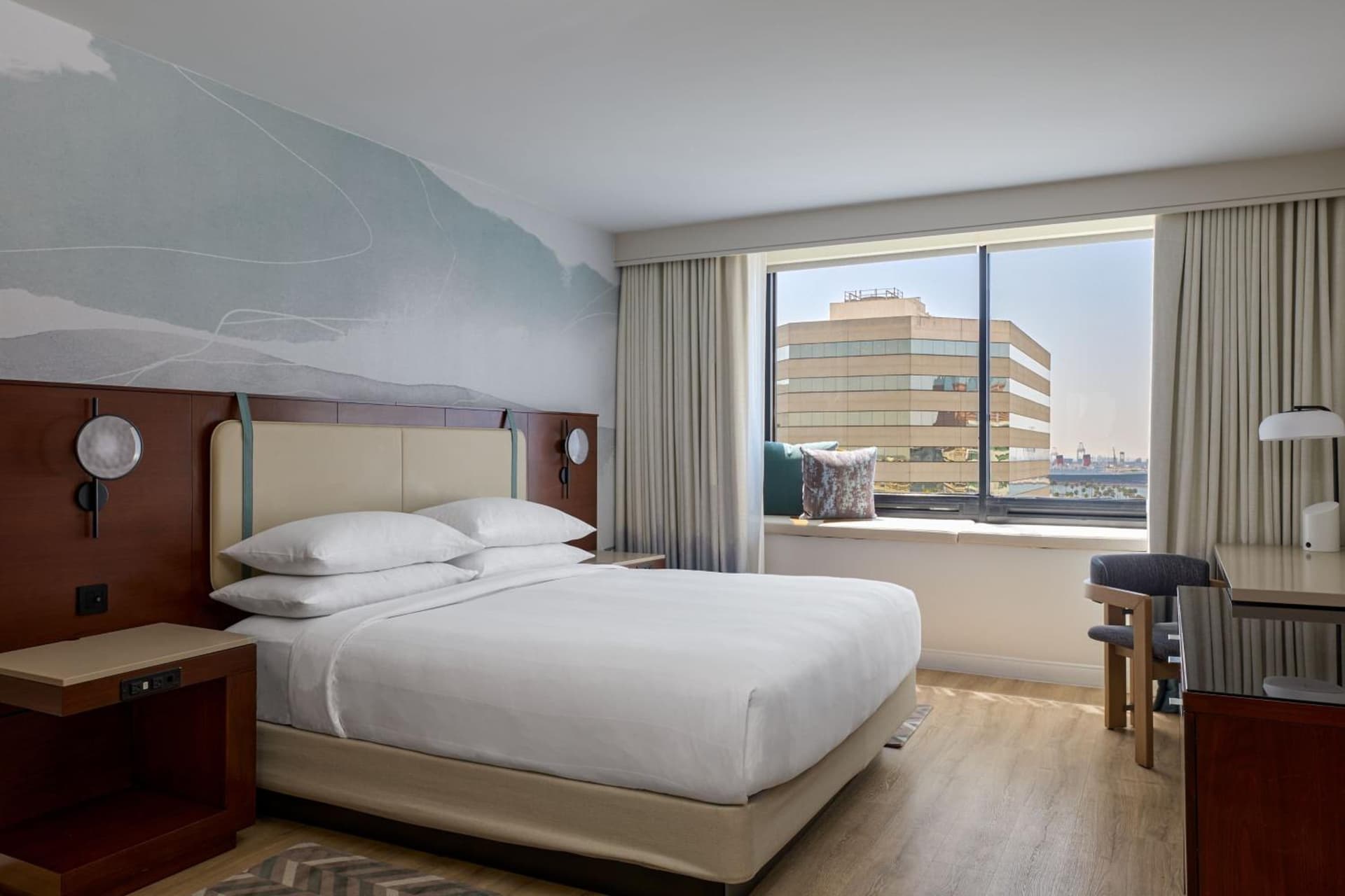 Marriott Long Beach Downtown gallery photo in Long Beach, CA — image 122