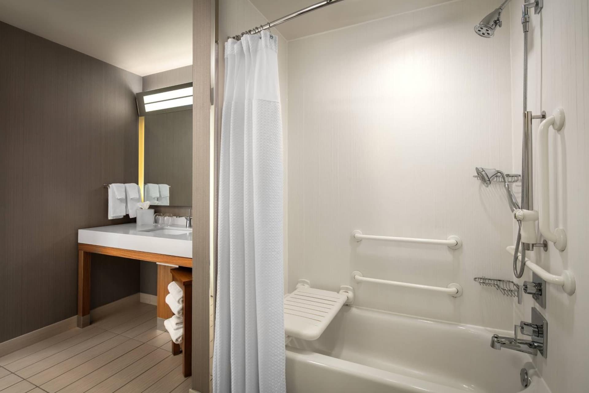 Courtyard by Marriott Erie Bayfront gallery photo in Erie, PA — image 13