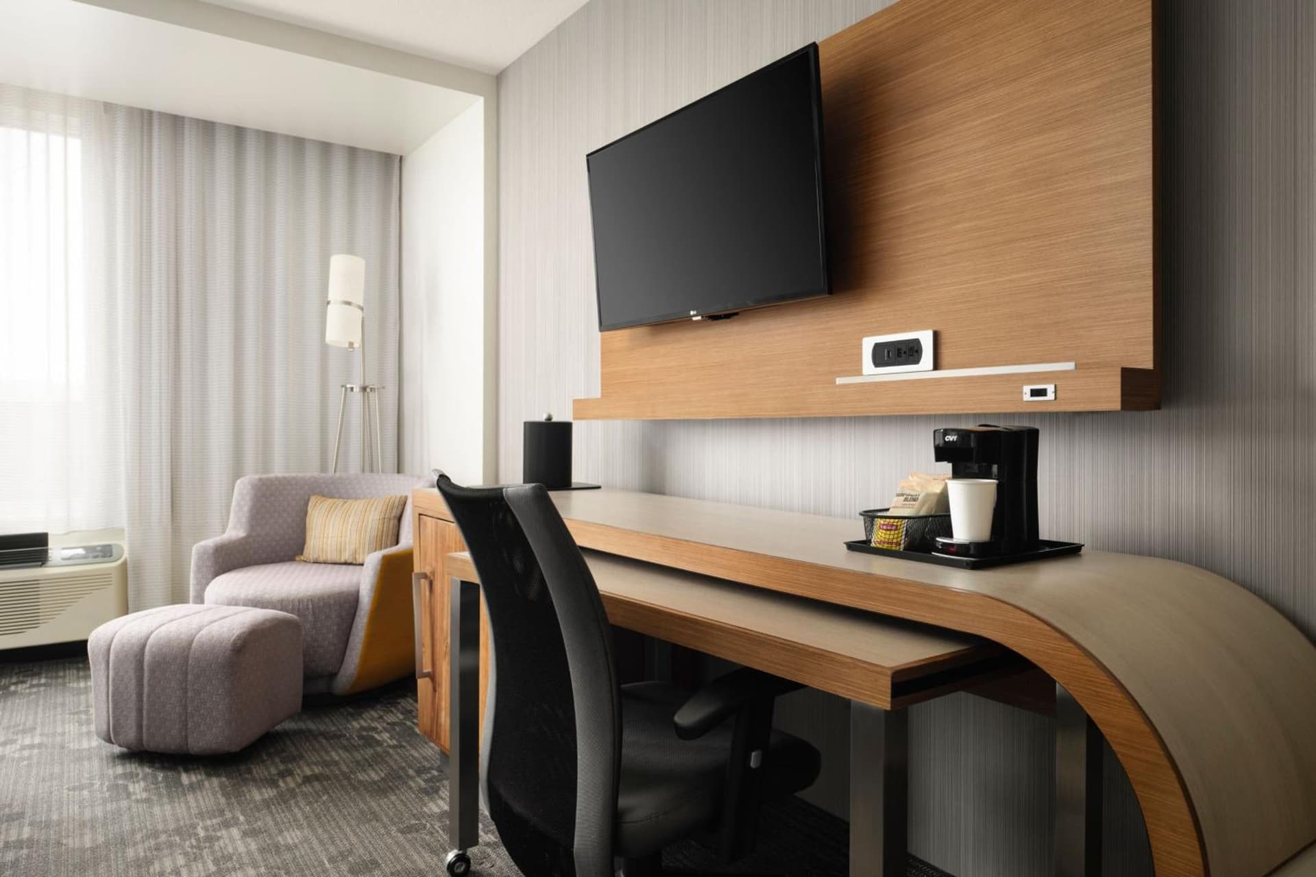 Courtyard by Marriott Erie Bayfront gallery photo in Erie, PA — image 24