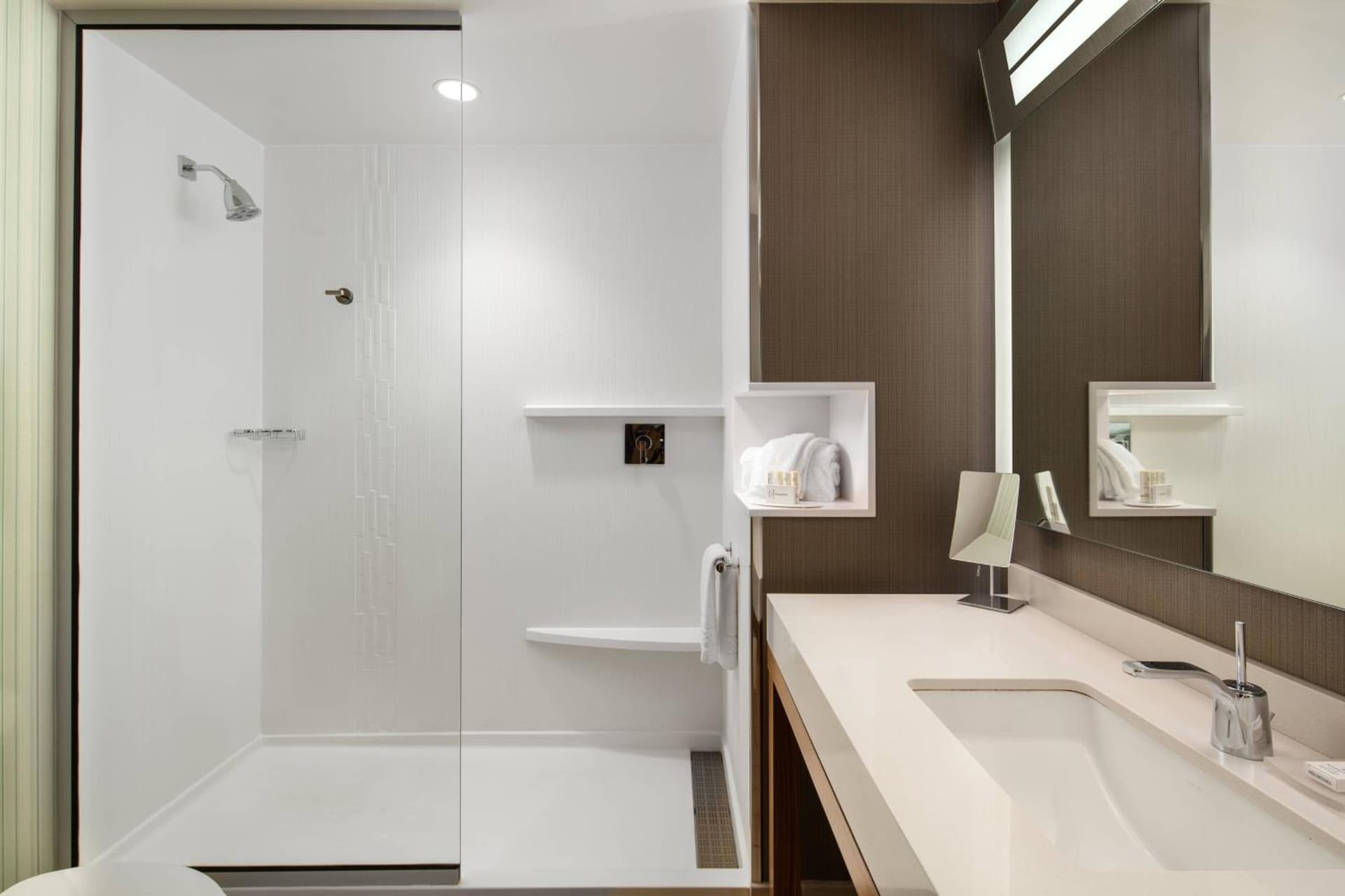 Courtyard by Marriott Erie Bayfront gallery photo in Erie, PA — image 9