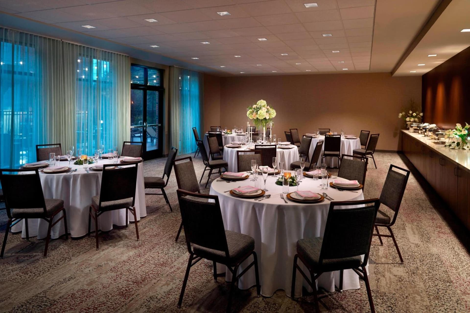 Courtyard by Marriott LaGrange interior in LaGrange, GA — gallery photo 2