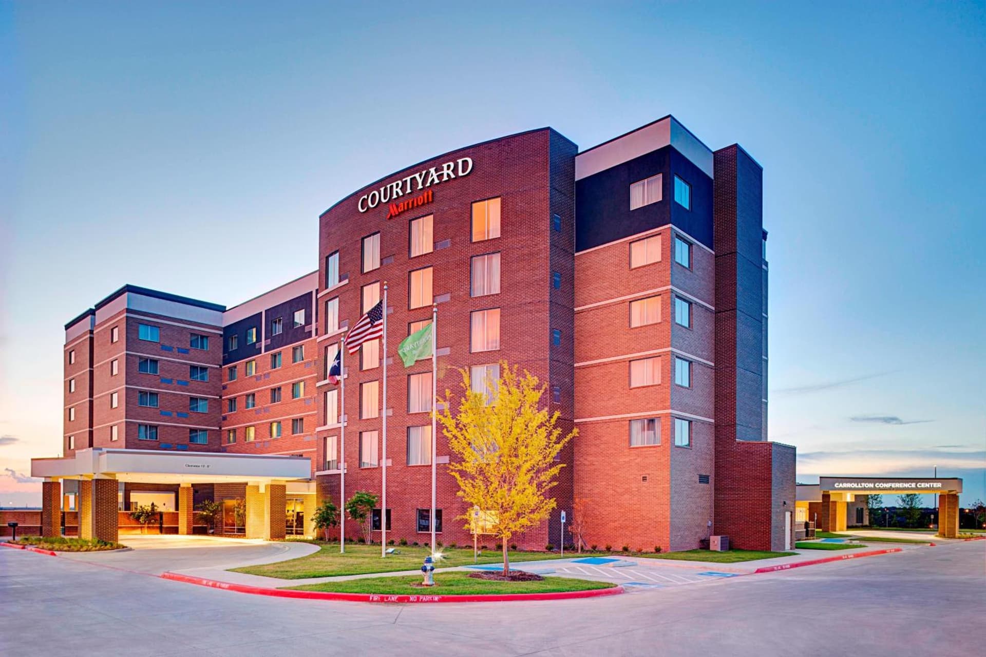 Courtyard by Marriott Dallas Carrollton and Carrollton Conference Center interior in Carrollton, TX — gallery photo 2