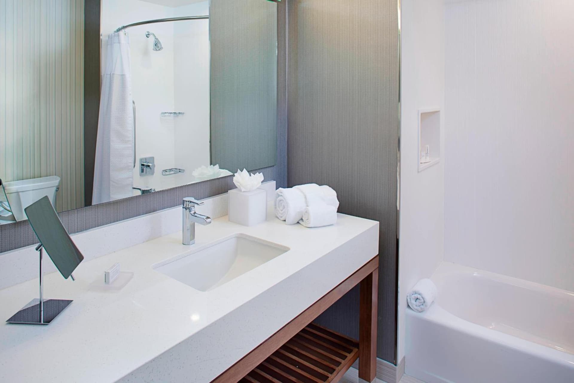 Courtyard by Marriott Dallas Carrollton and Carrollton Conference Center gallery photo in Carrollton, TX — image 24