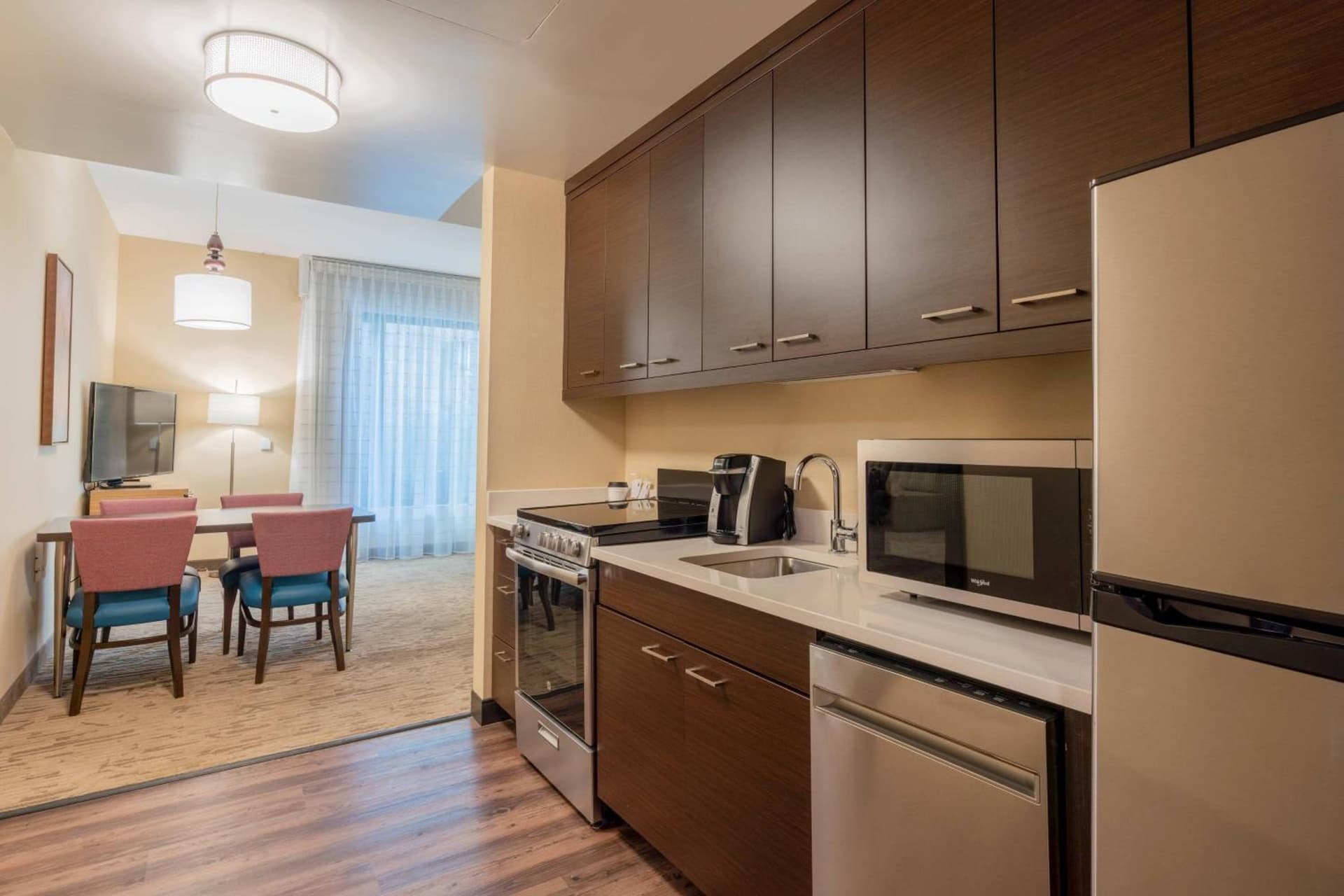 TownePlace Suites by Marriott Thousand Oaks Agoura Hills interior in Agoura Hills, CA — gallery photo 2