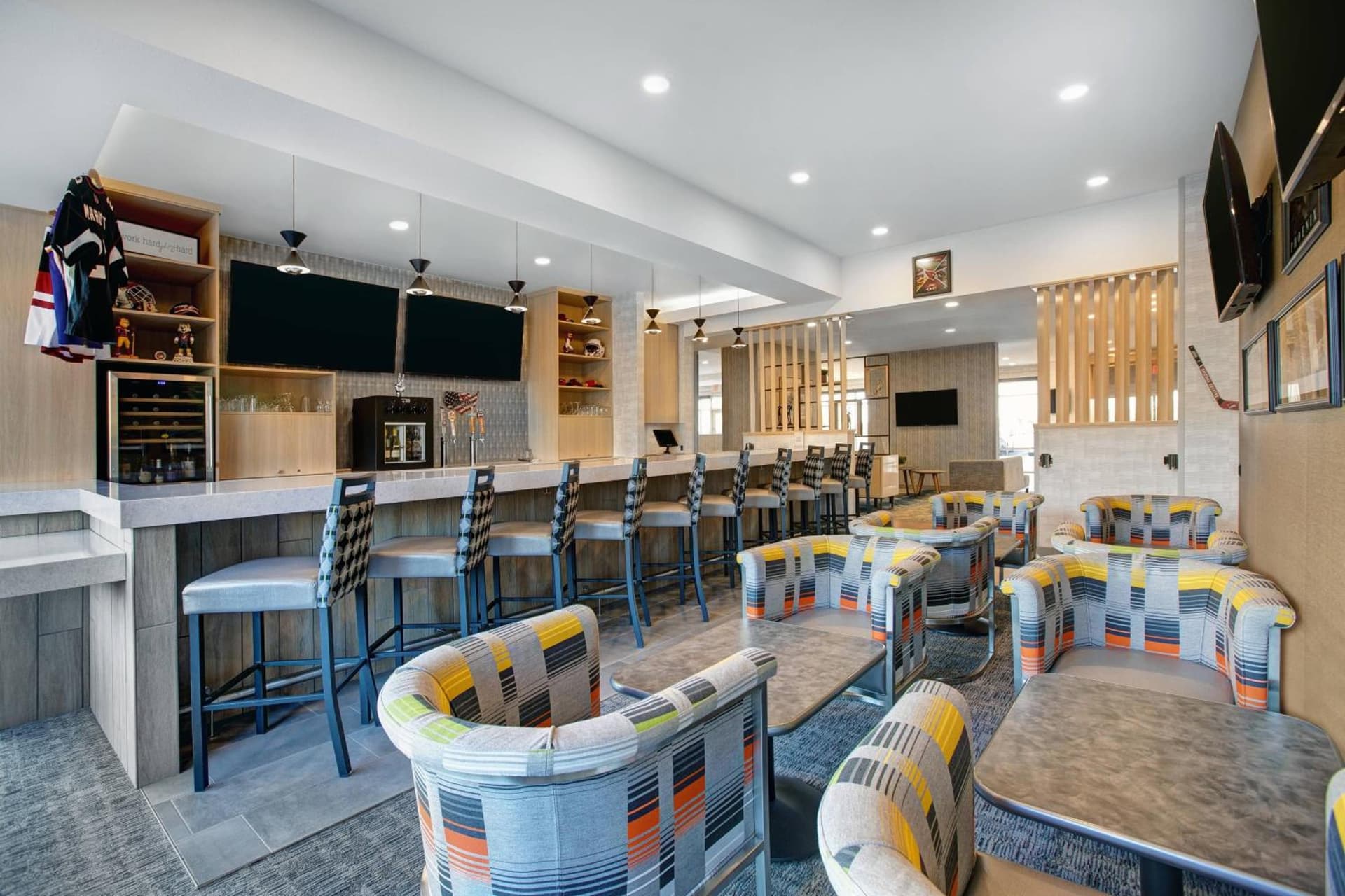 TownePlace Suites by Marriott Phoenix Glendale Sports & Entertainment District interior in Glendale, AZ — gallery photo 2