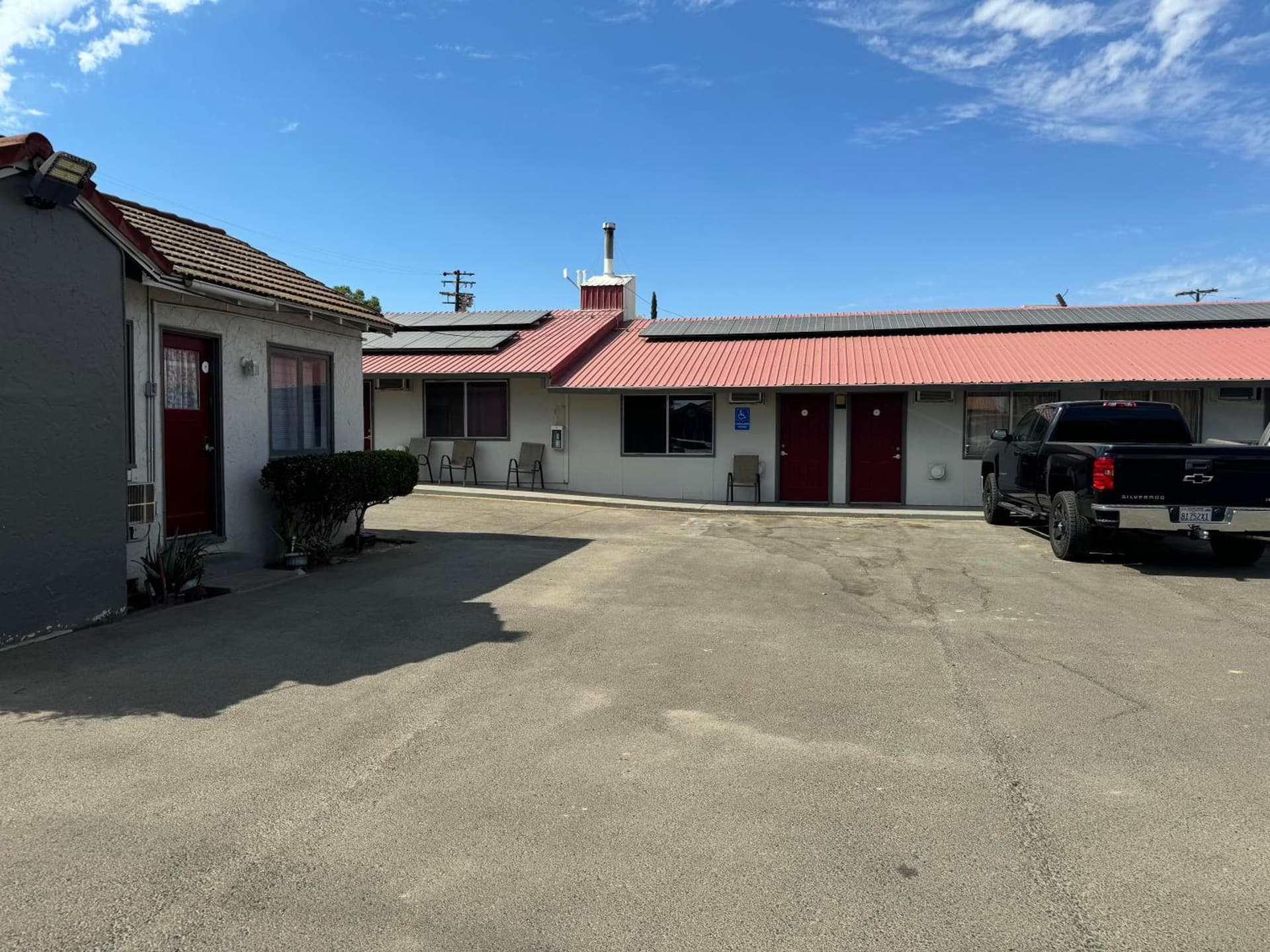 Coalinga Motel interior in Coalinga, CA — gallery photo 2