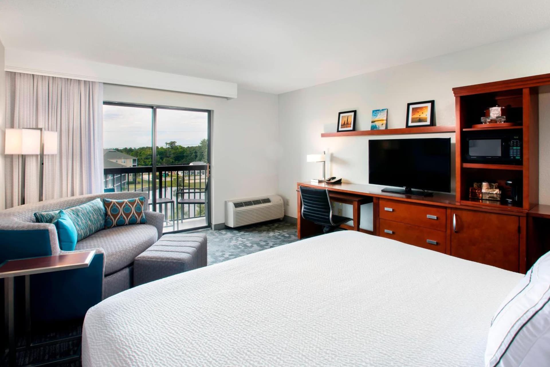 Courtyard by Marriott Myrtle Beach Barefoot Landing gallery photo in Myrtle Beach, SC — image 26