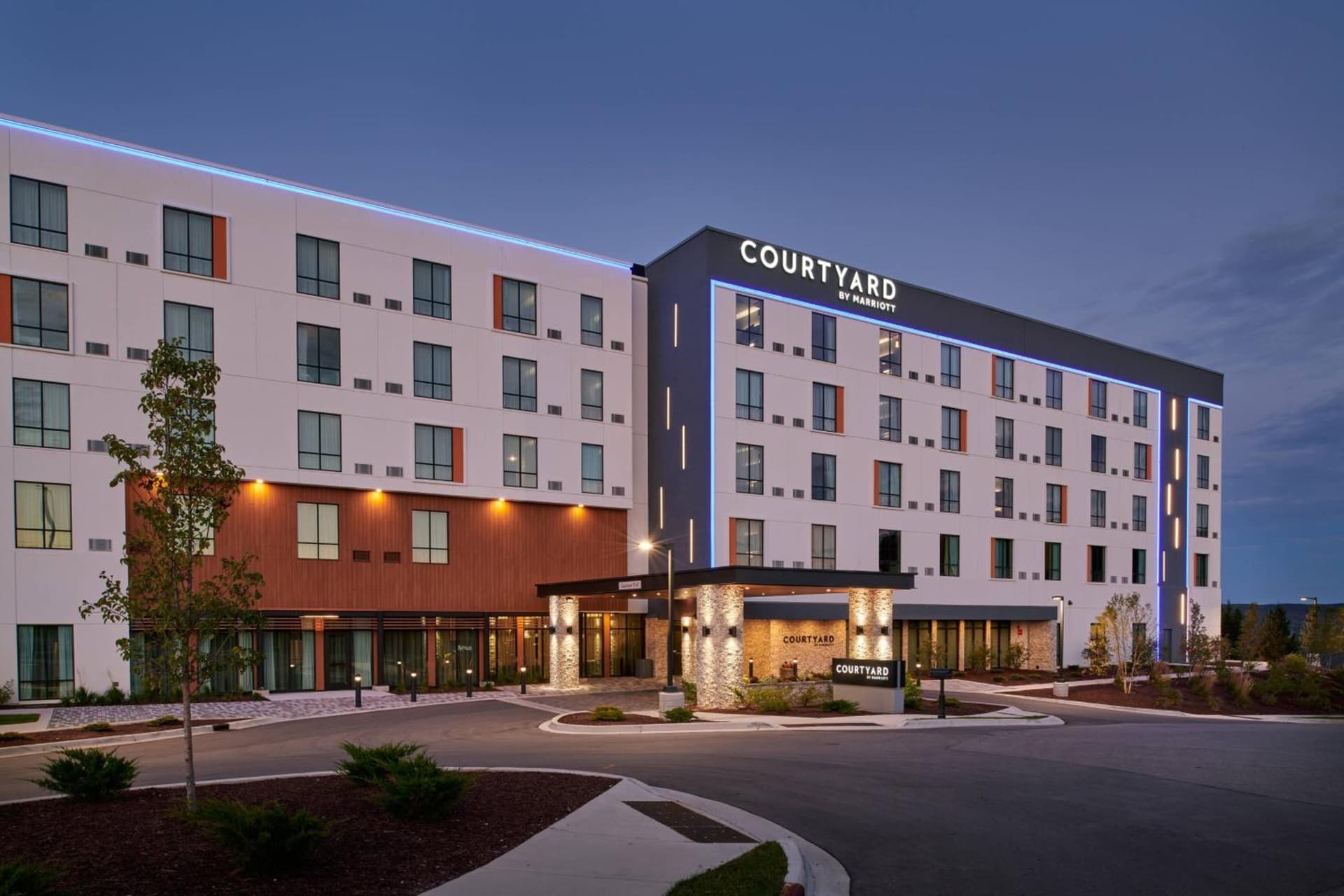 Courtyard by Marriott Petoskey at Victories Square interior in Petoskey, MI — gallery photo 2