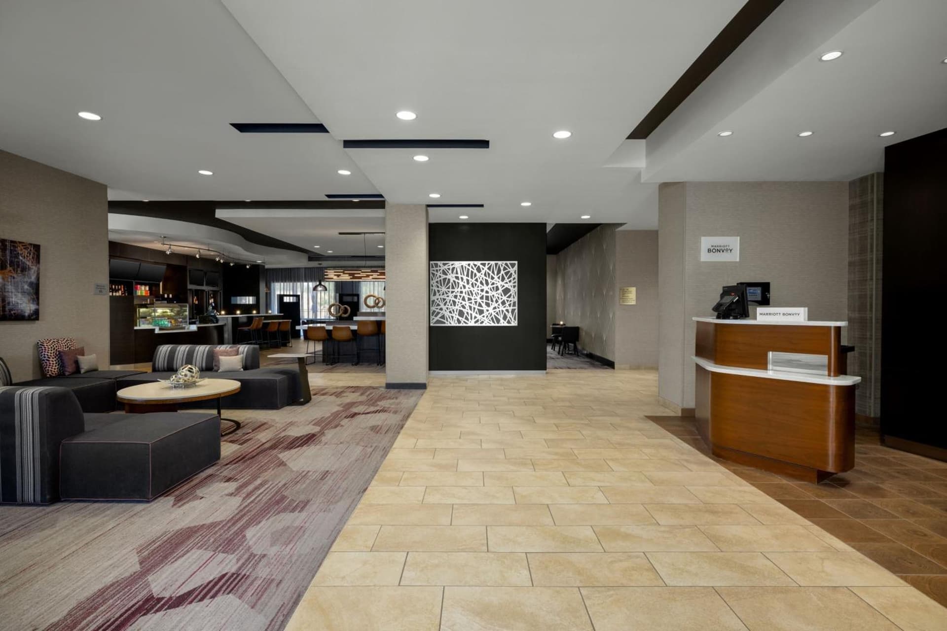 Courtyard by Marriott Omaha Bellevue at Beardmore Event Center property views in Bellevue, NE — gallery photo 3