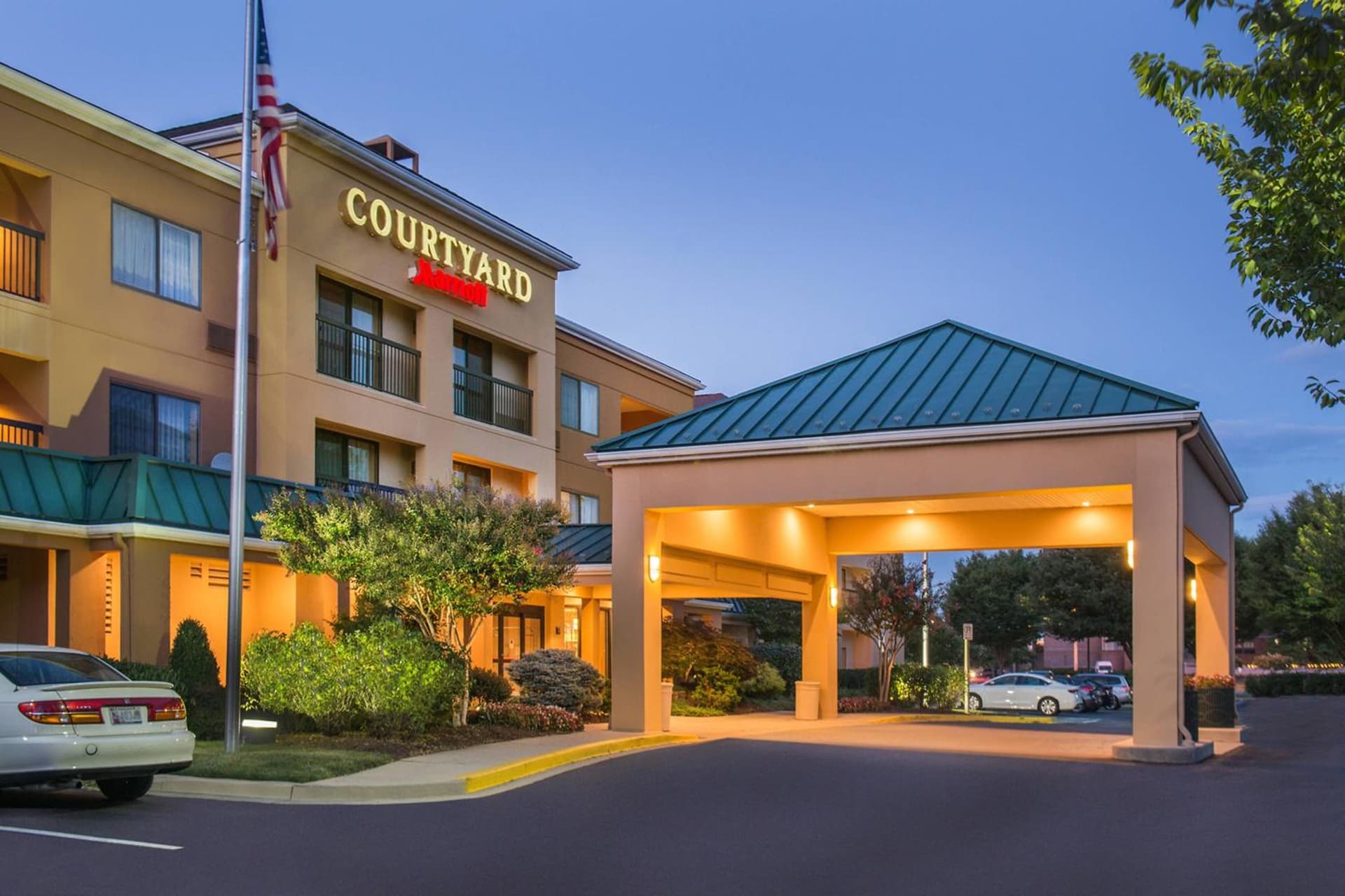 Courtyard by Marriott Frederick interior in Frederick, MD — gallery photo 2
