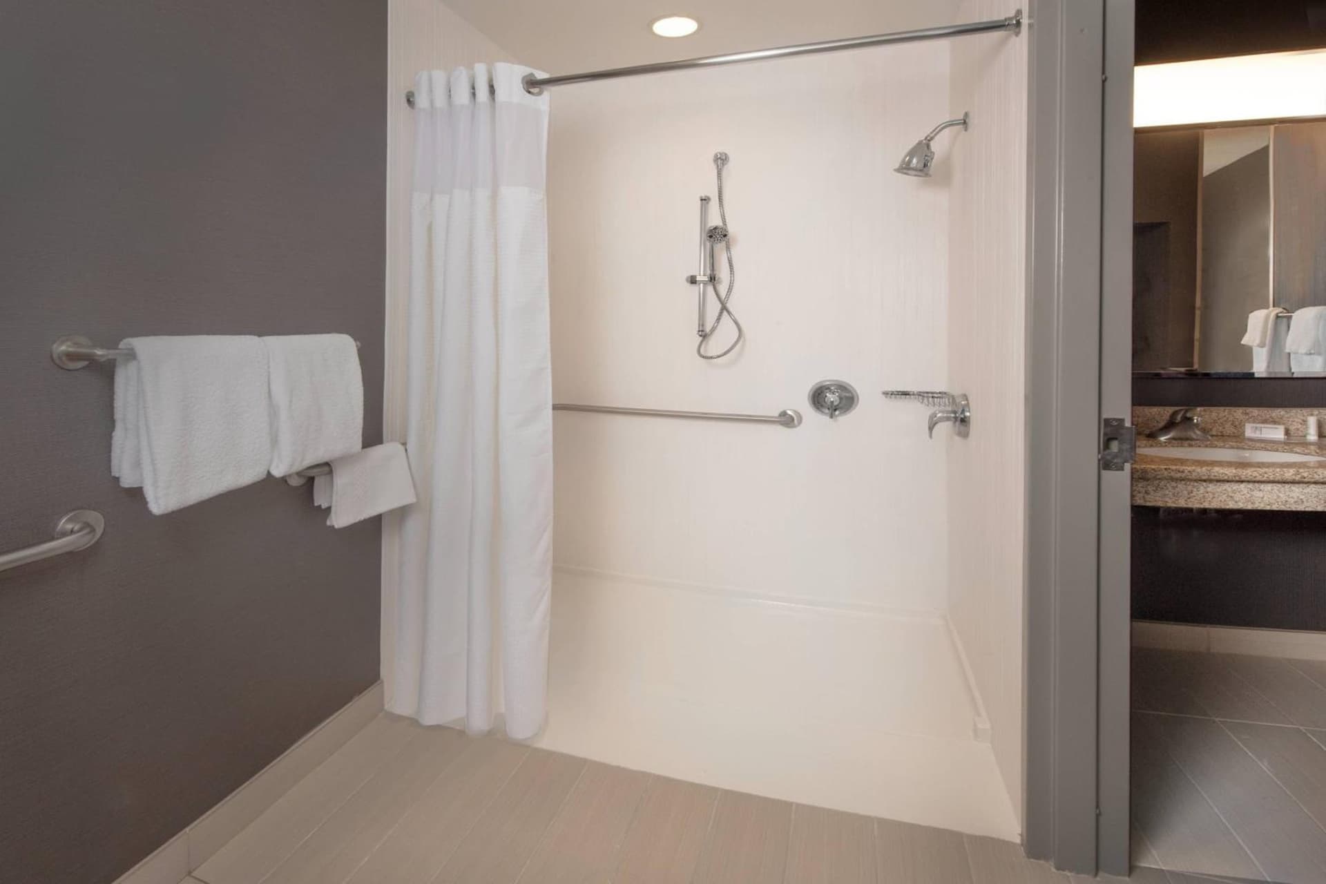 Courtyard by Marriott Frederick gallery photo in Frederick, MD — image 12
