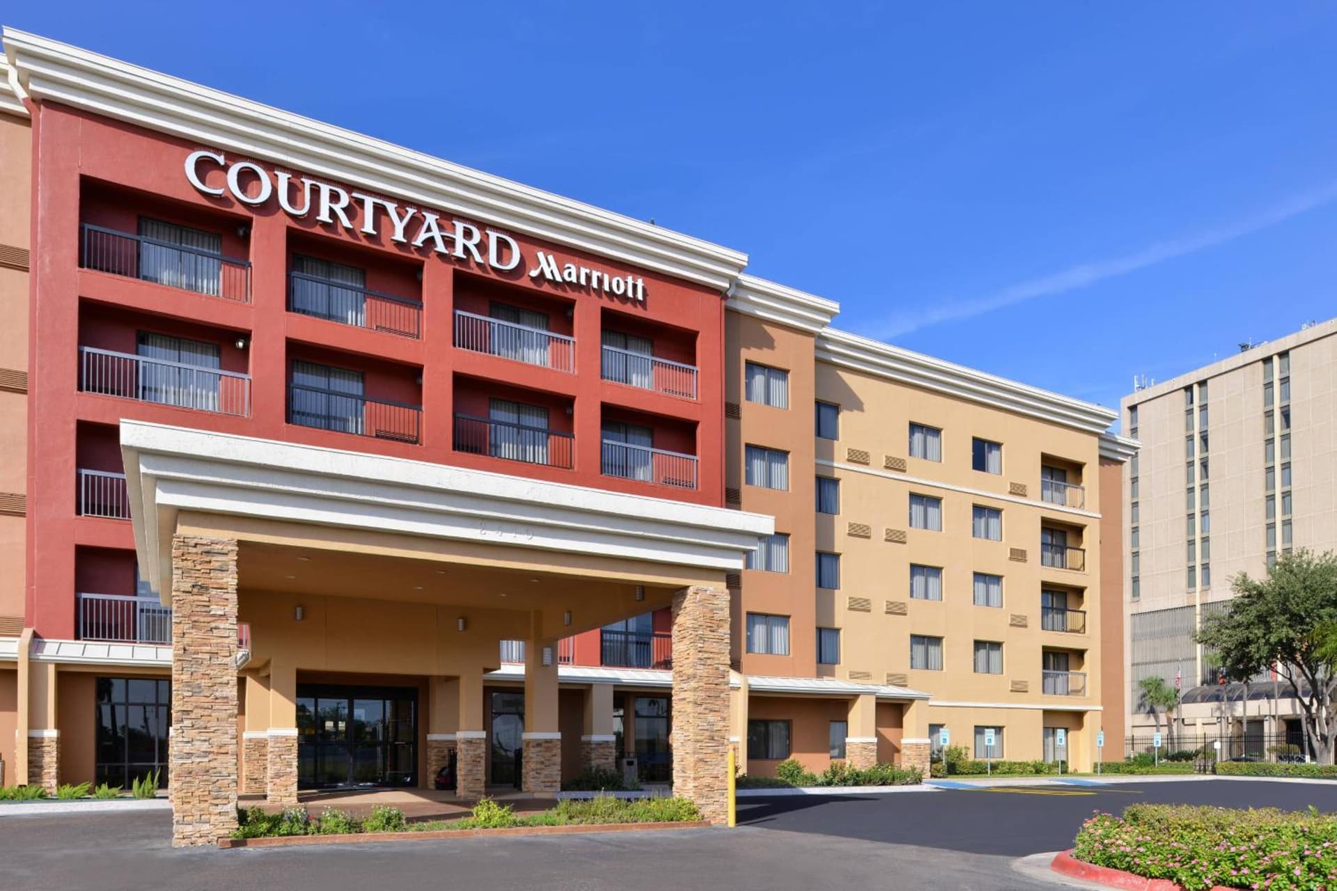 Courtyard by Marriott Laredo interior in Laredo, TX — gallery photo 2
