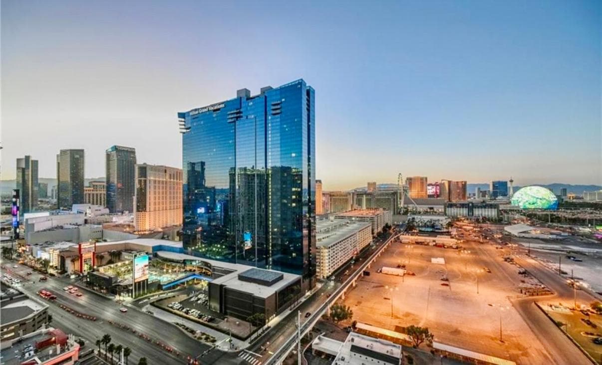 MGM Signature Upgraded 1BD/2BTH SUITE w/BALCONY featured exterior or lobby in Las Vegas, NV — similar hotel