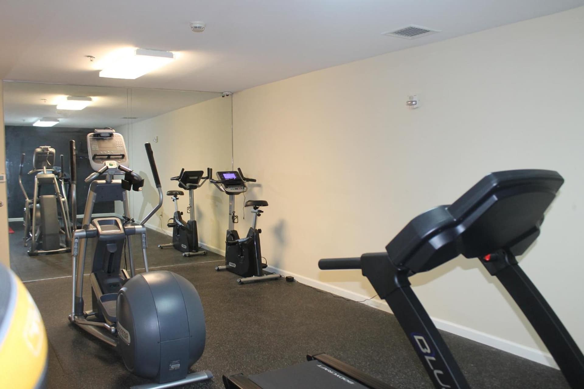 Days Inn by Wyndham Budd Lake gallery photo in Budd Lake, NJ — image 35