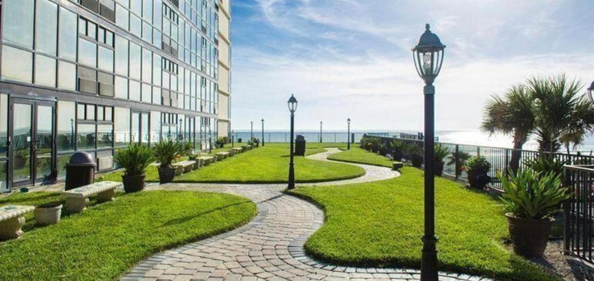 Single, Double or Quad Oceanview Studios - Direct Beach Access, Oceanfront Pool & Tiki property views in Daytona Beach Shores, FL — gallery photo 3