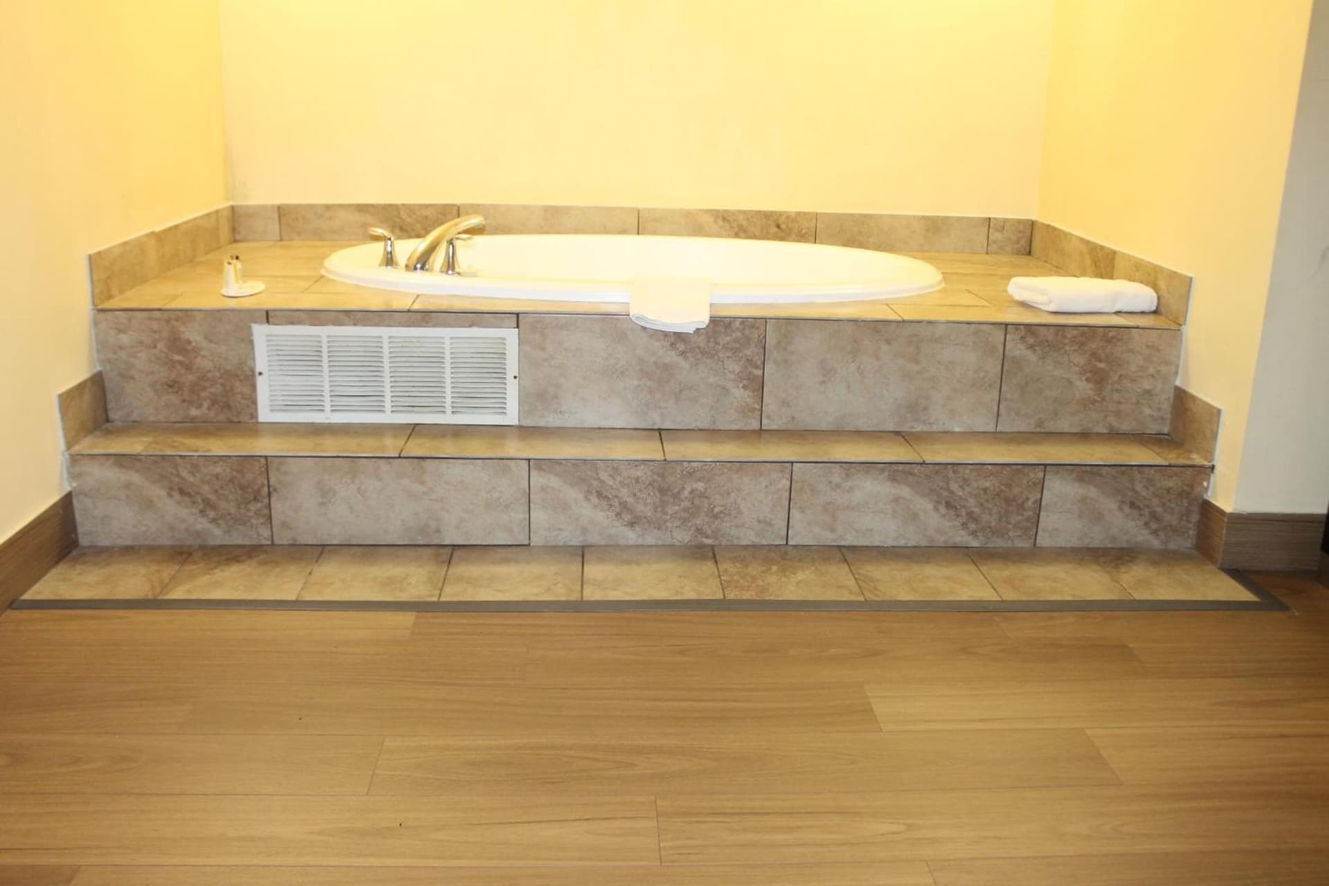 Days Inn by Wyndham Budd Lake gallery photo in Budd Lake, NJ — image 14