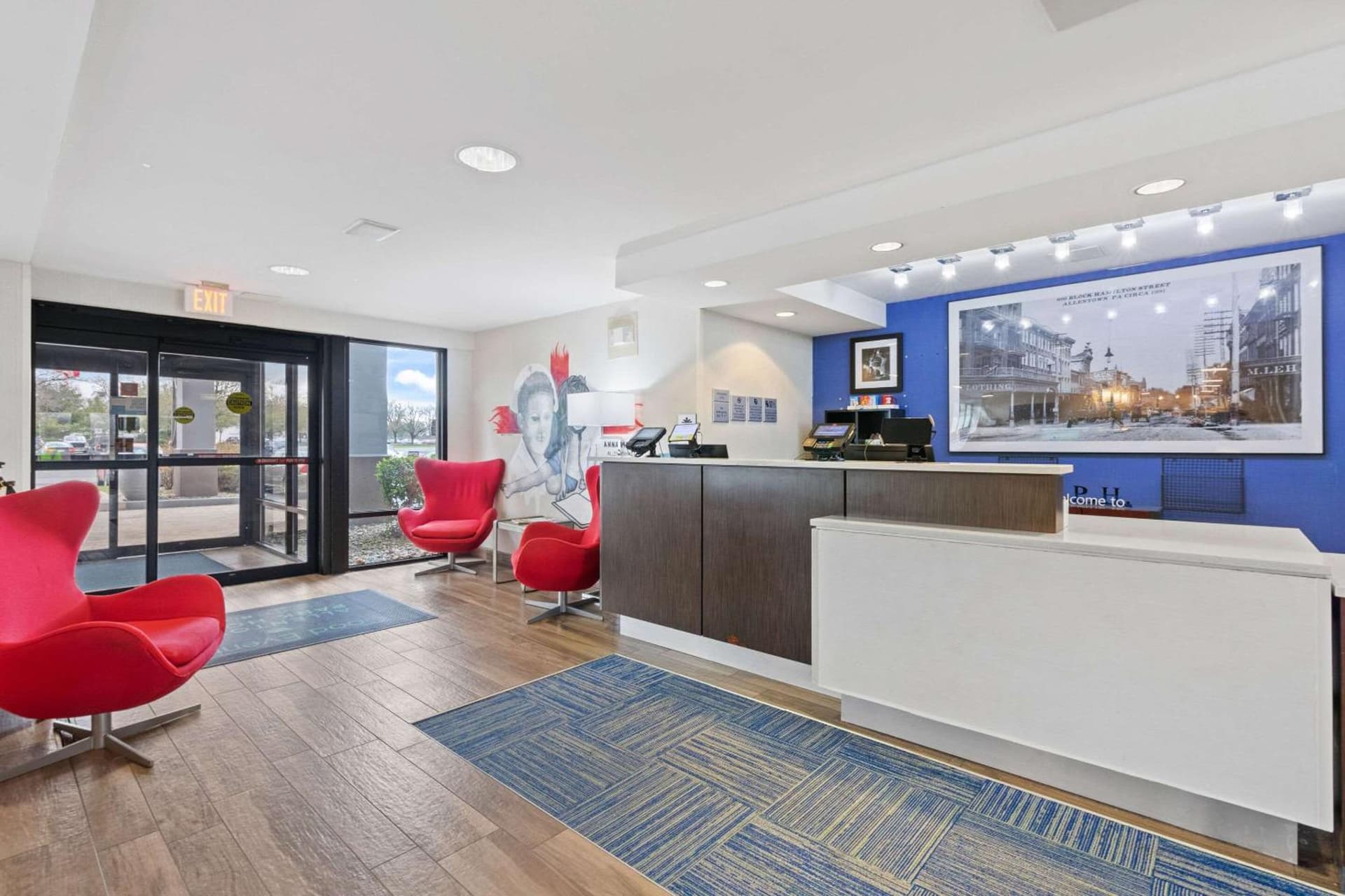 Allentown Park Hotel by The Red Collection interior in Allentown, PA — gallery photo 2