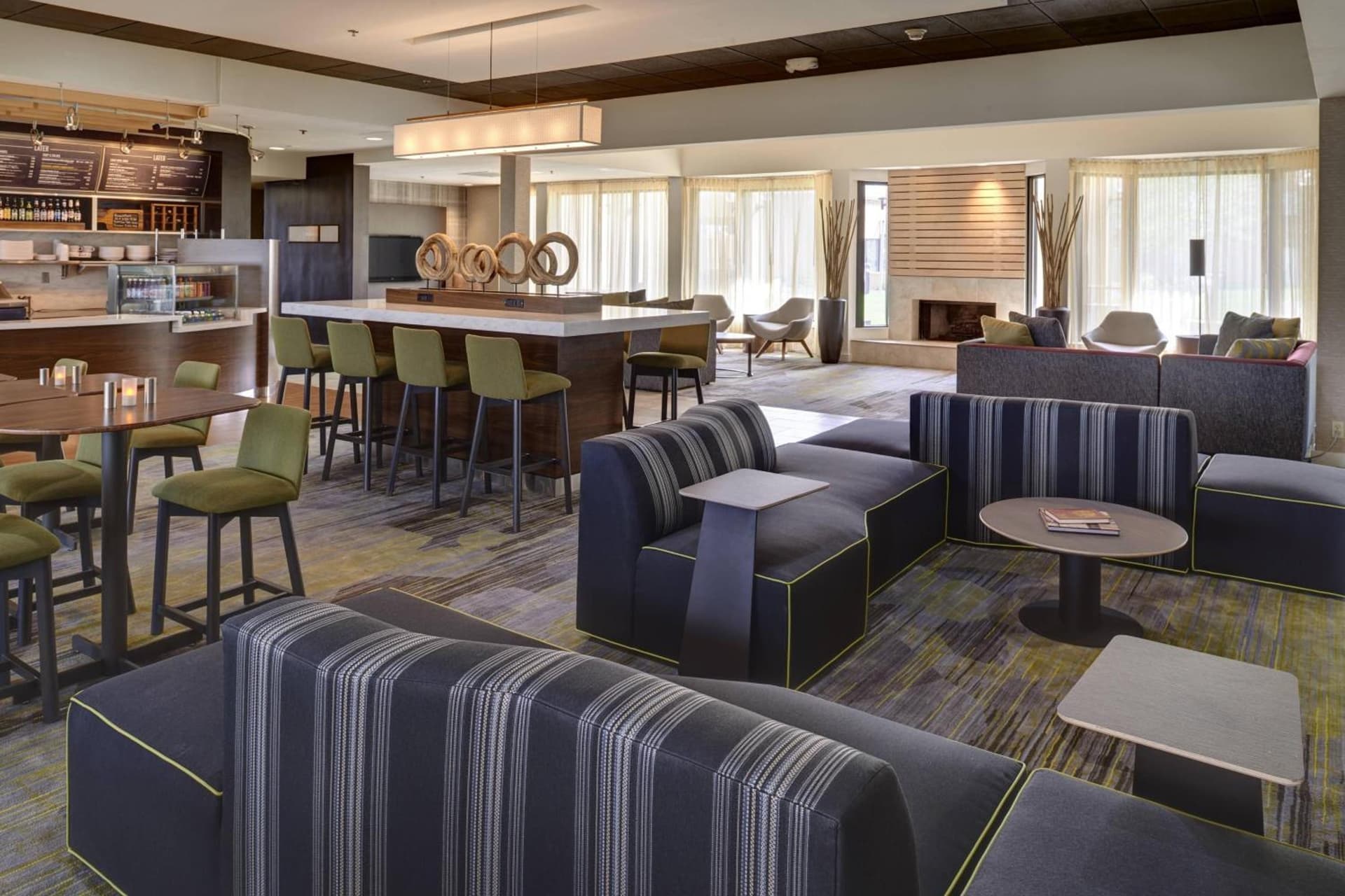 Courtyard by Marriott Indianapolis Airport property views in Indianapolis, IN — gallery photo 3
