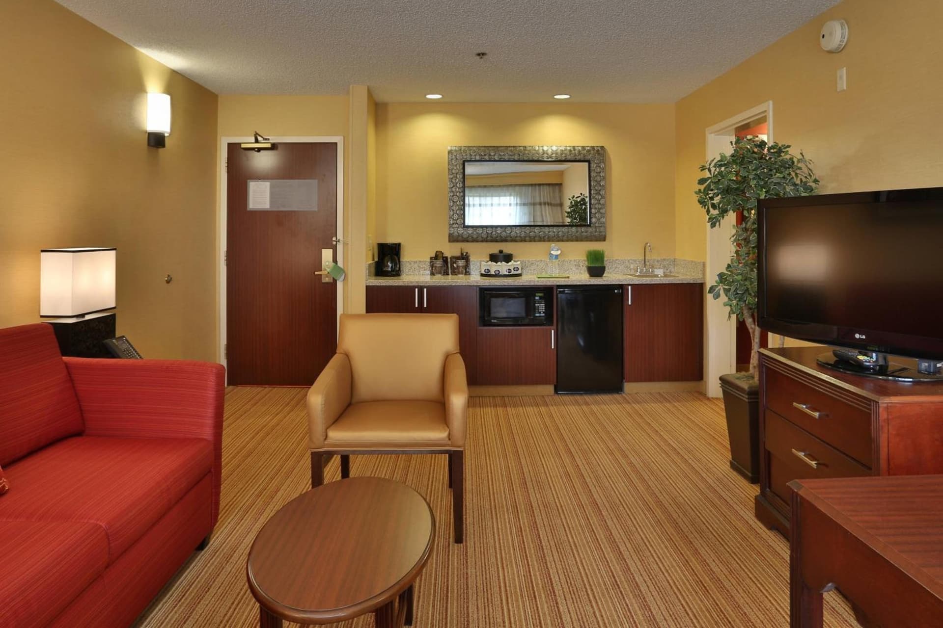 Courtyard by Marriott Springfield Airport property views in Springfield, MO — gallery photo 3