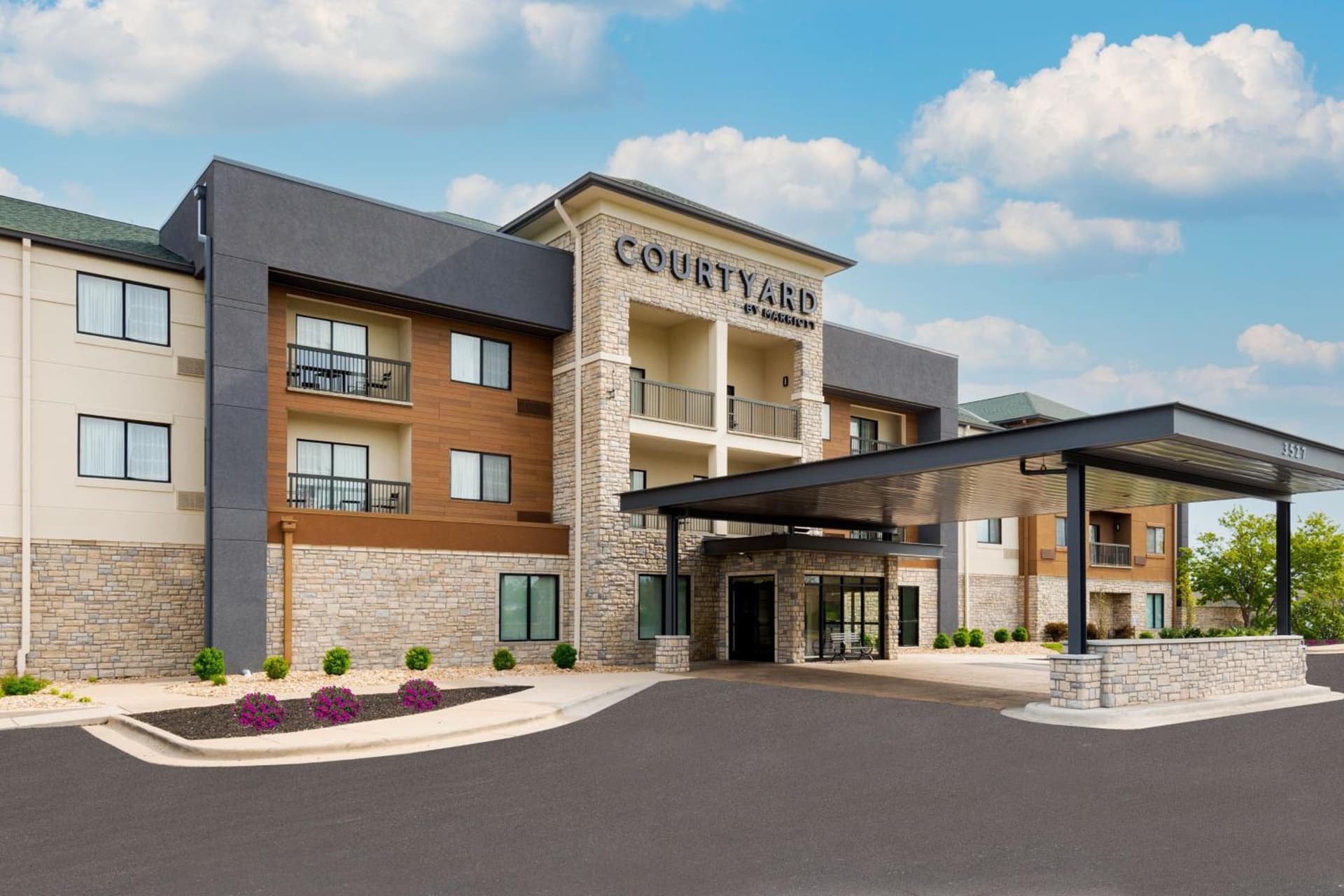 Courtyard by Marriott Springfield Airport — hotel in Springfield, Missouri