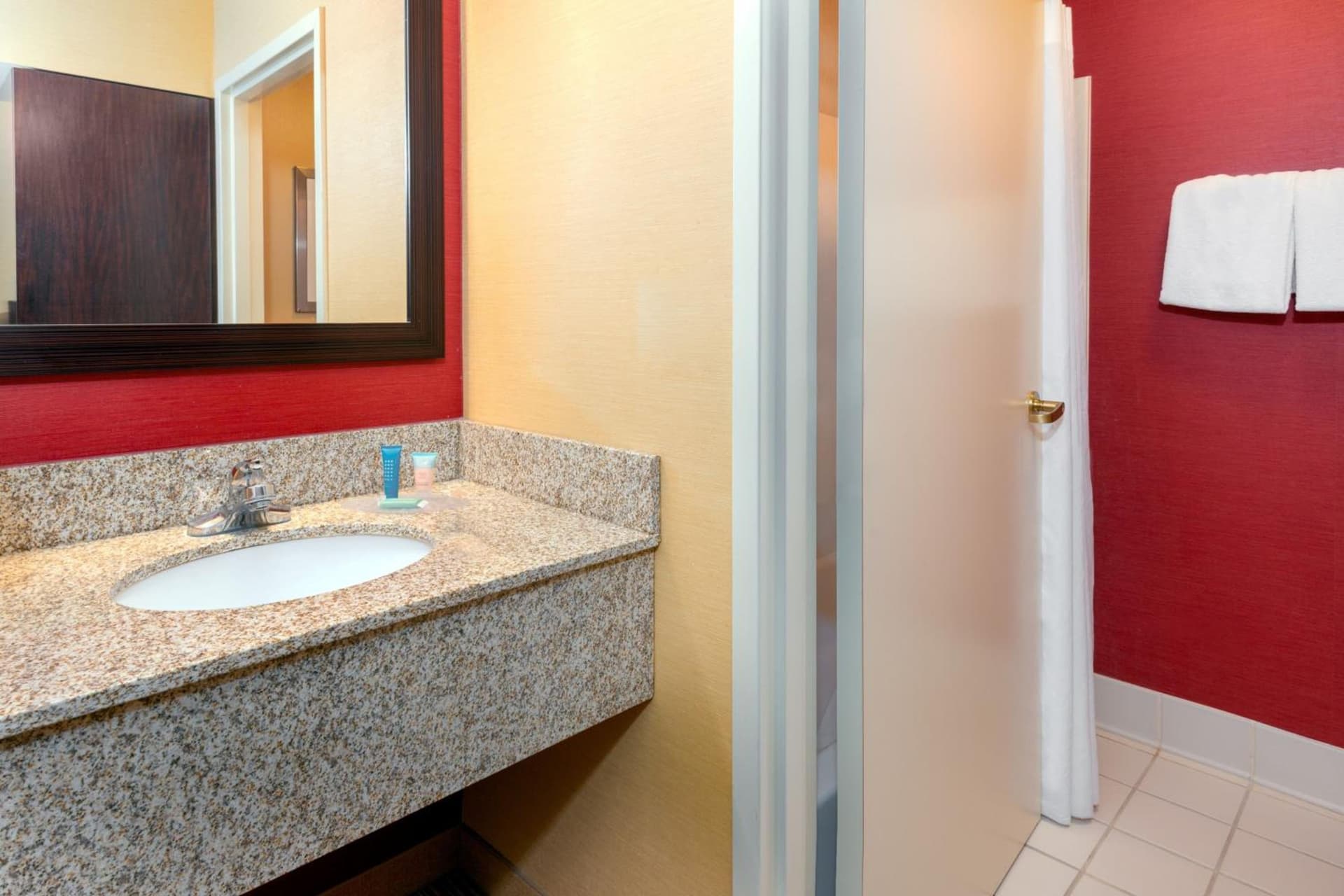 Courtyard by Marriott Springfield Airport gallery photo in Springfield, MO — image 26