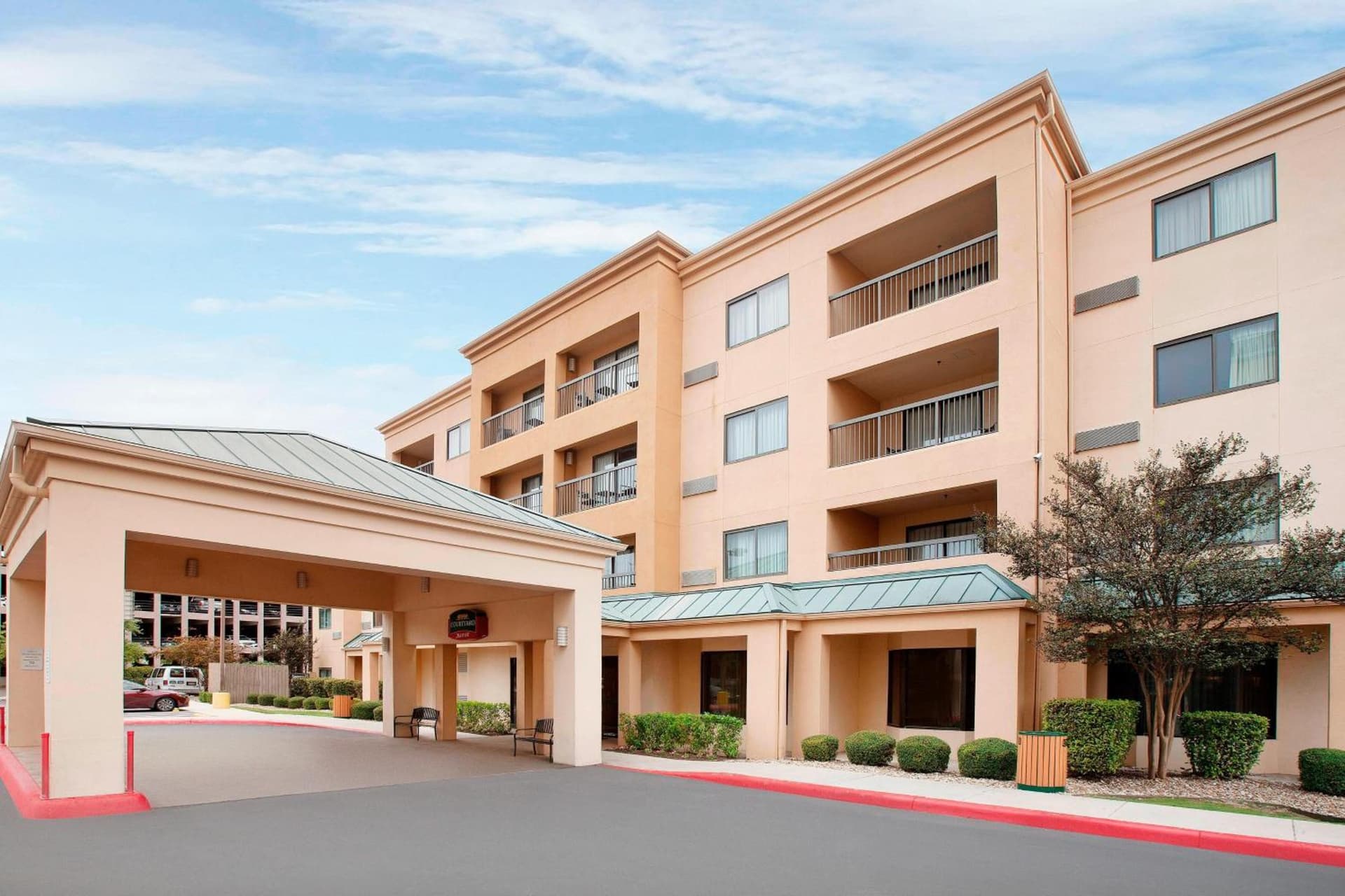 Courtyard by Marriott San Antonio Airport/North Star Mall interior in San Antonio, TX — gallery photo 2