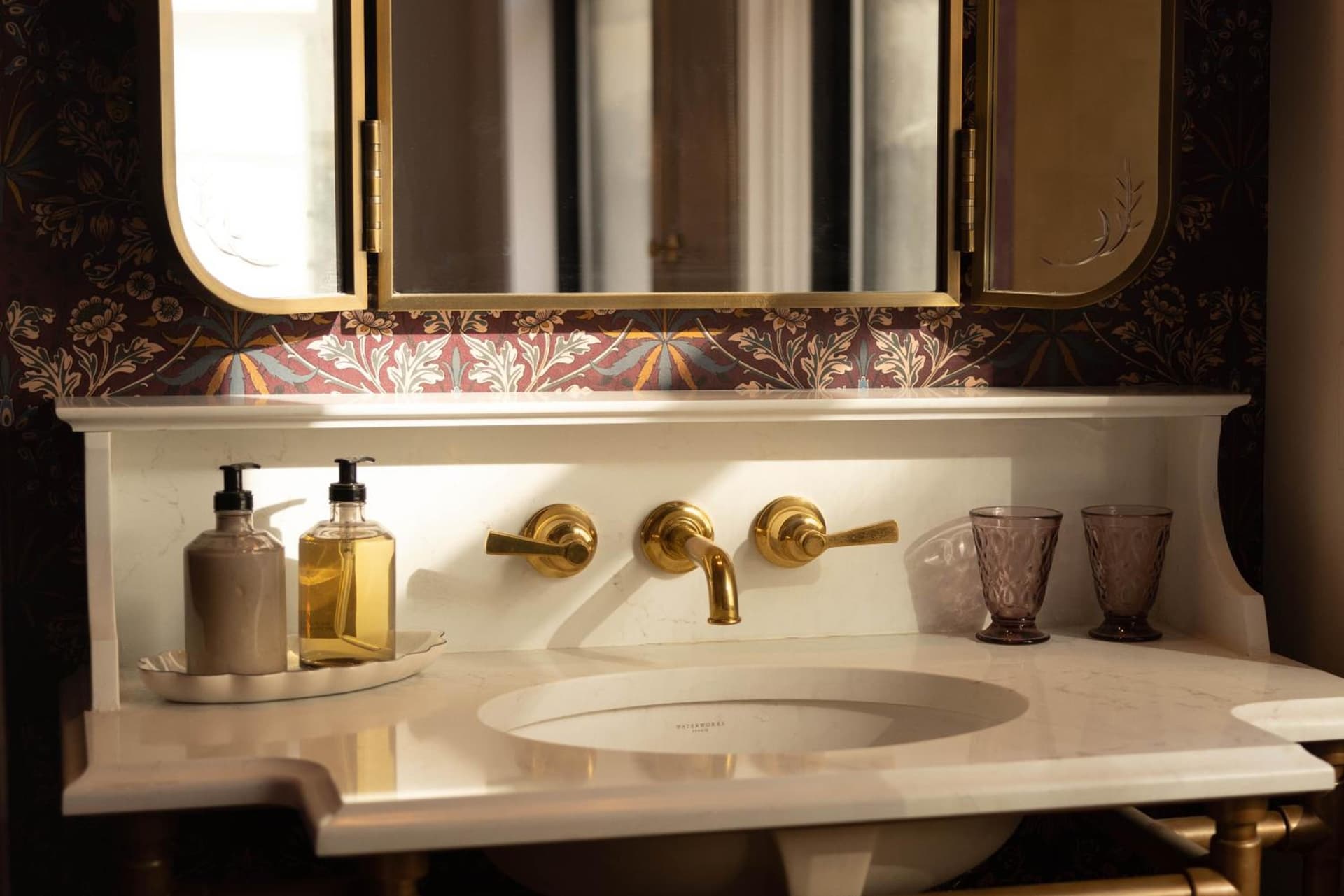 Fidelity Hotel interior in Cleveland, OH — gallery photo 2