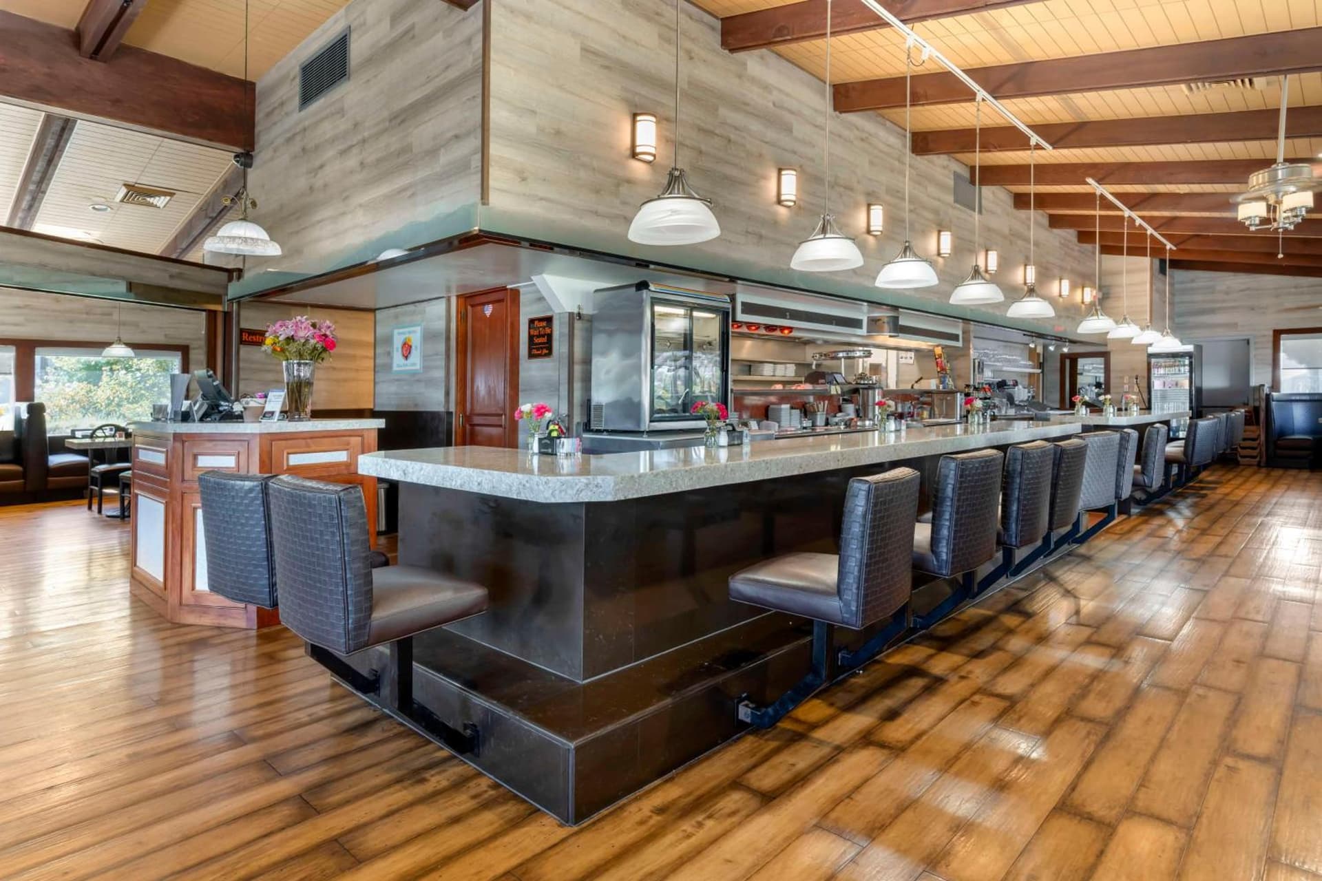 Dry Creek Inn MOD Collection by Sonesta property views in Healdsburg, CA — gallery photo 3