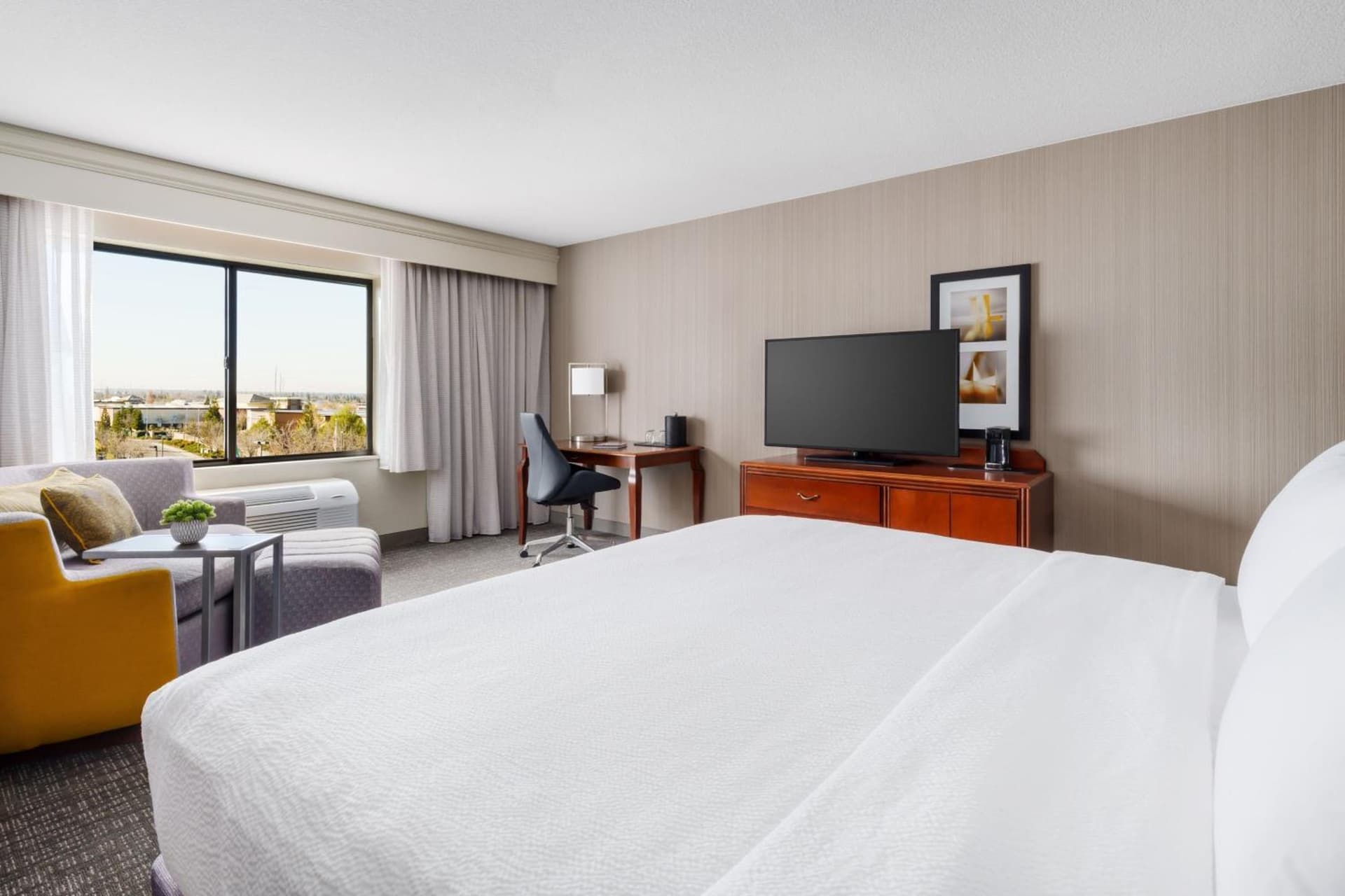 Courtyard by Marriott Roseville Galleria Mall/Creekside Ridge Drive gallery photo in Roseville, CA — image 59