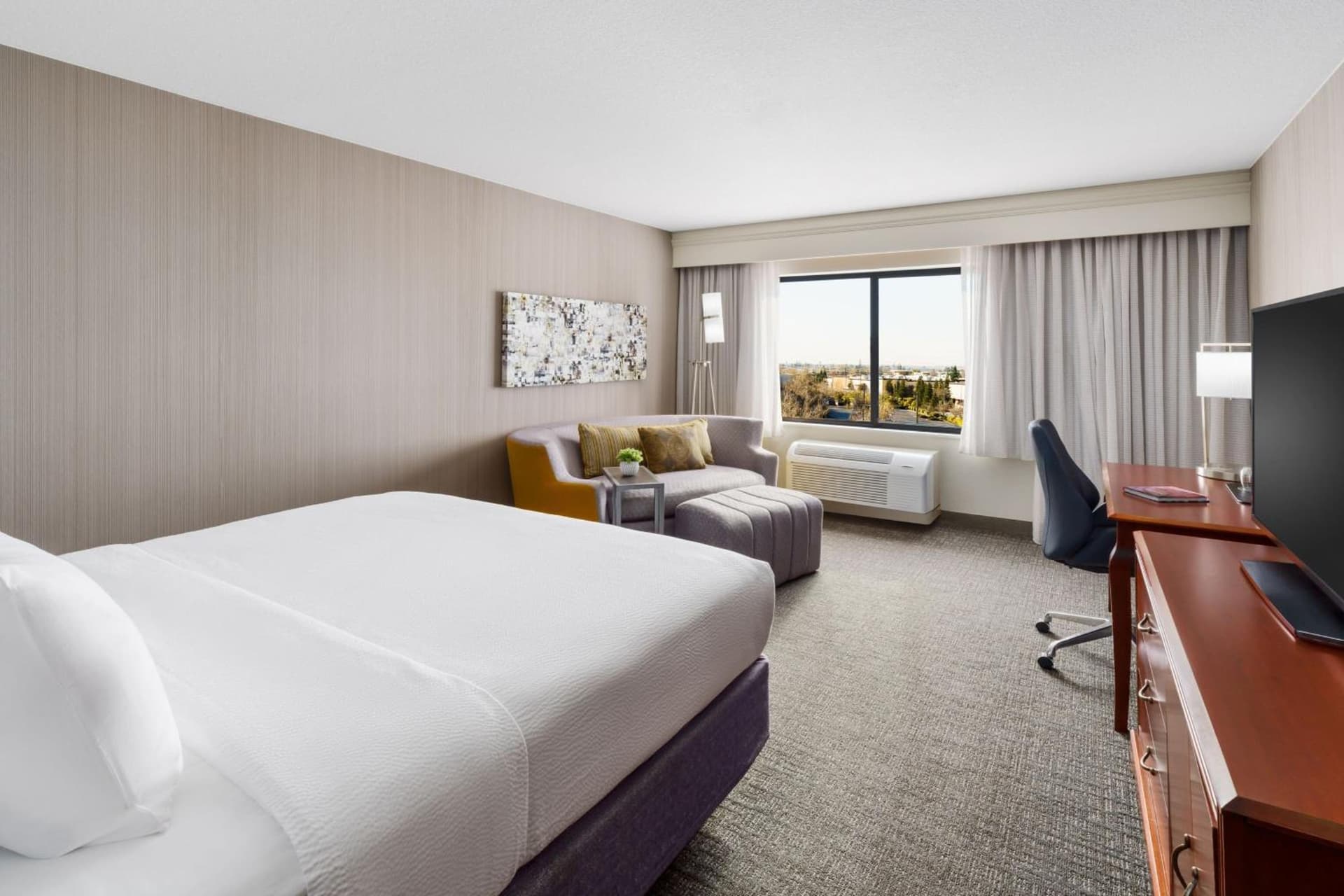 Courtyard by Marriott Roseville Galleria Mall/Creekside Ridge Drive gallery photo in Roseville, CA — image 9