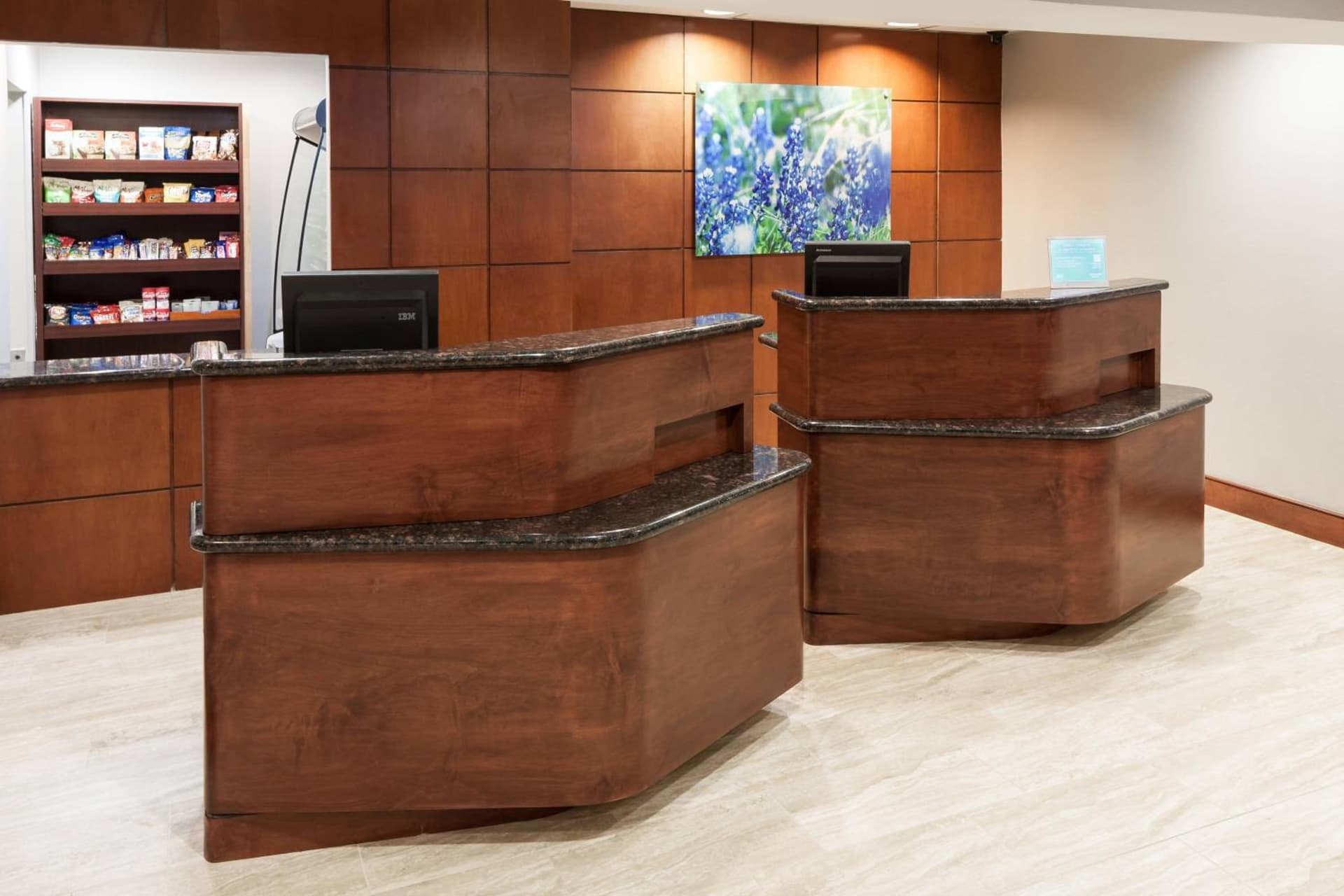 Courtyard by Marriott Waco interior in Waco, TX — gallery photo 2