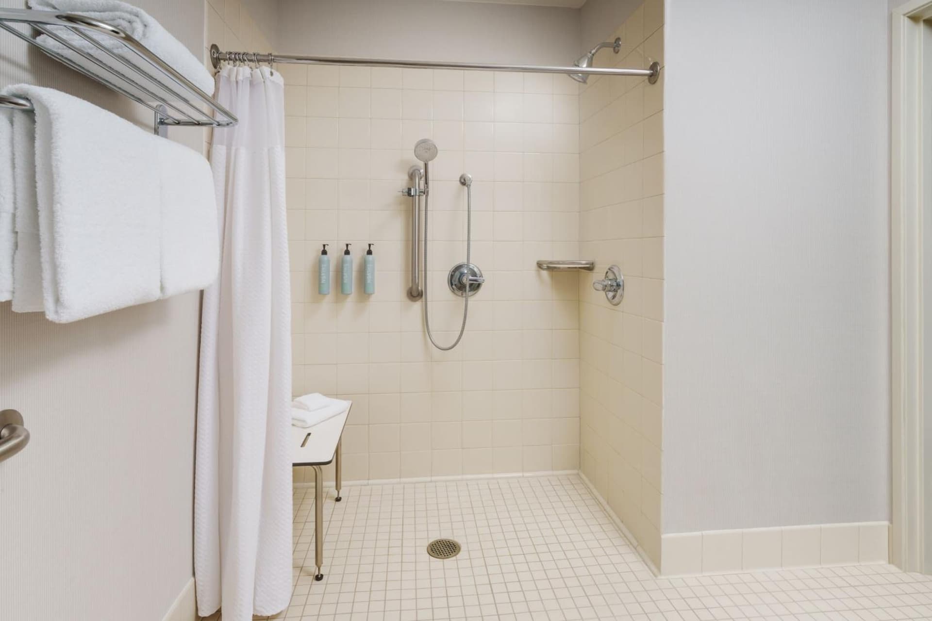 Courtyard by Marriott Roseville Galleria Mall/Creekside Ridge Drive gallery photo in Roseville, CA — image 13