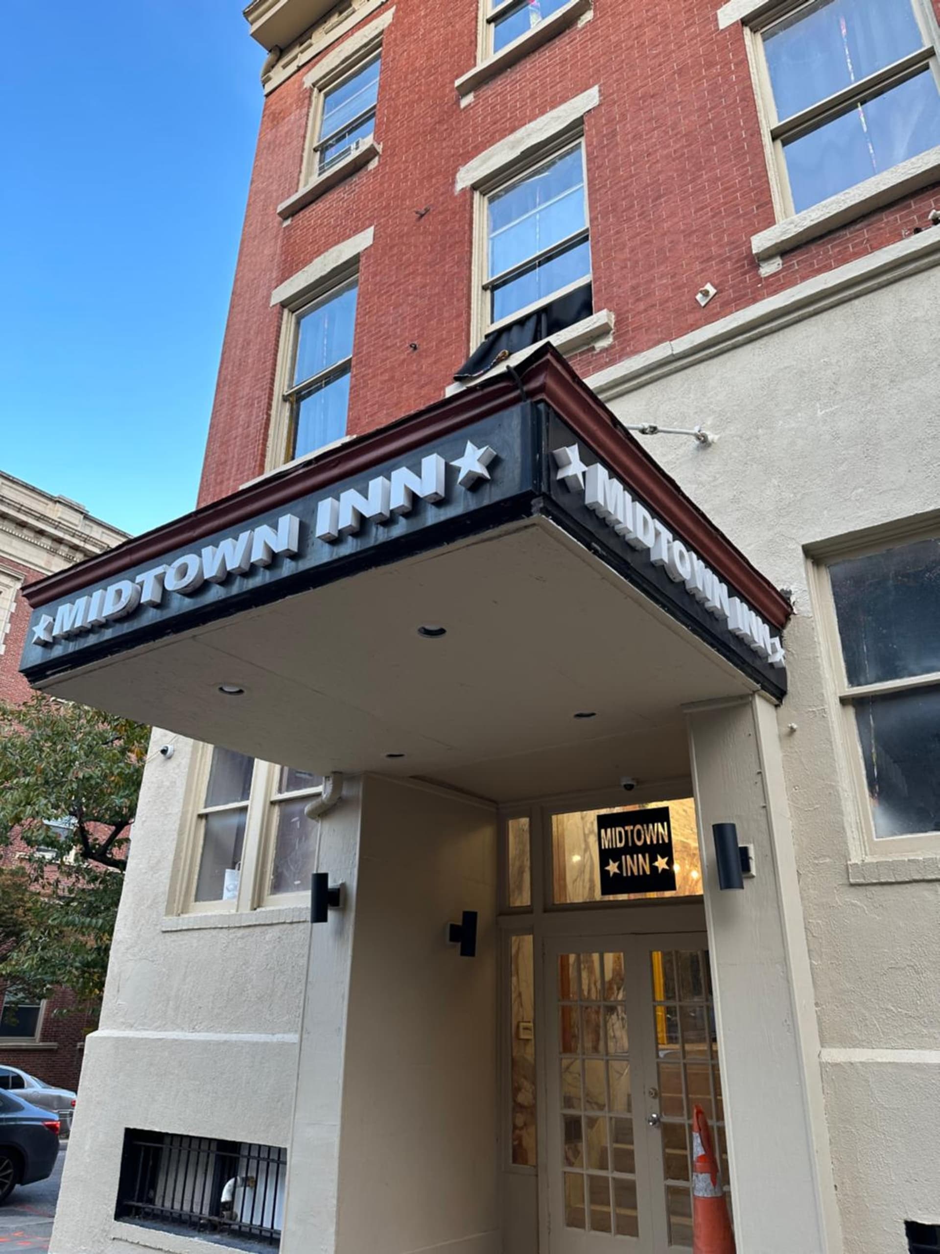 The Mt Vernon Inn featured exterior or lobby in Baltimore, MD — similar hotel