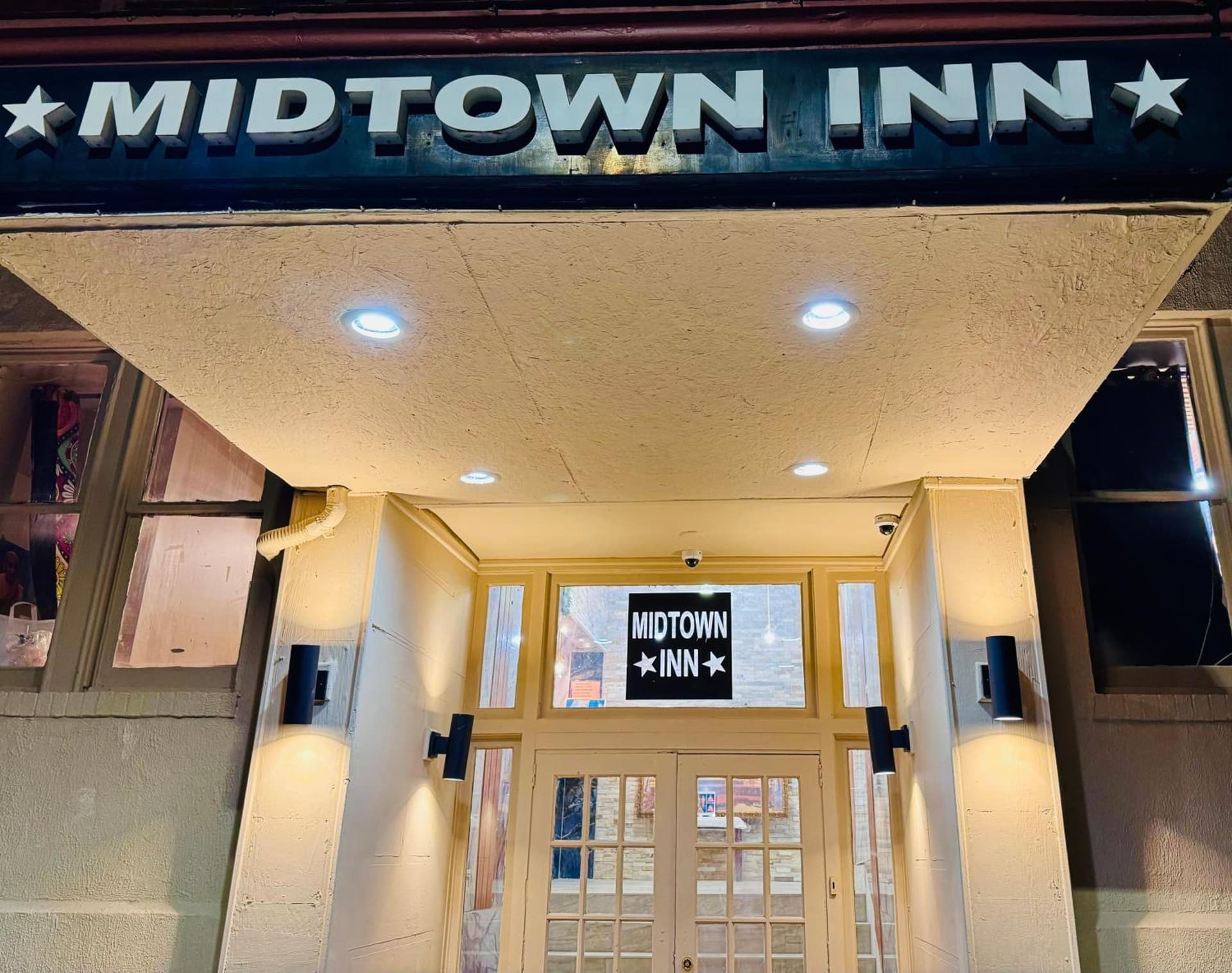 The Mt Vernon Inn interior in Baltimore, MD — gallery photo 2